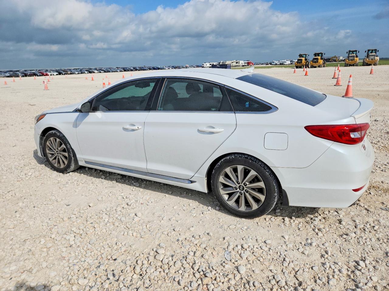 2015 Hyundai Sonata White vin: 5NPE34AFXFH080734