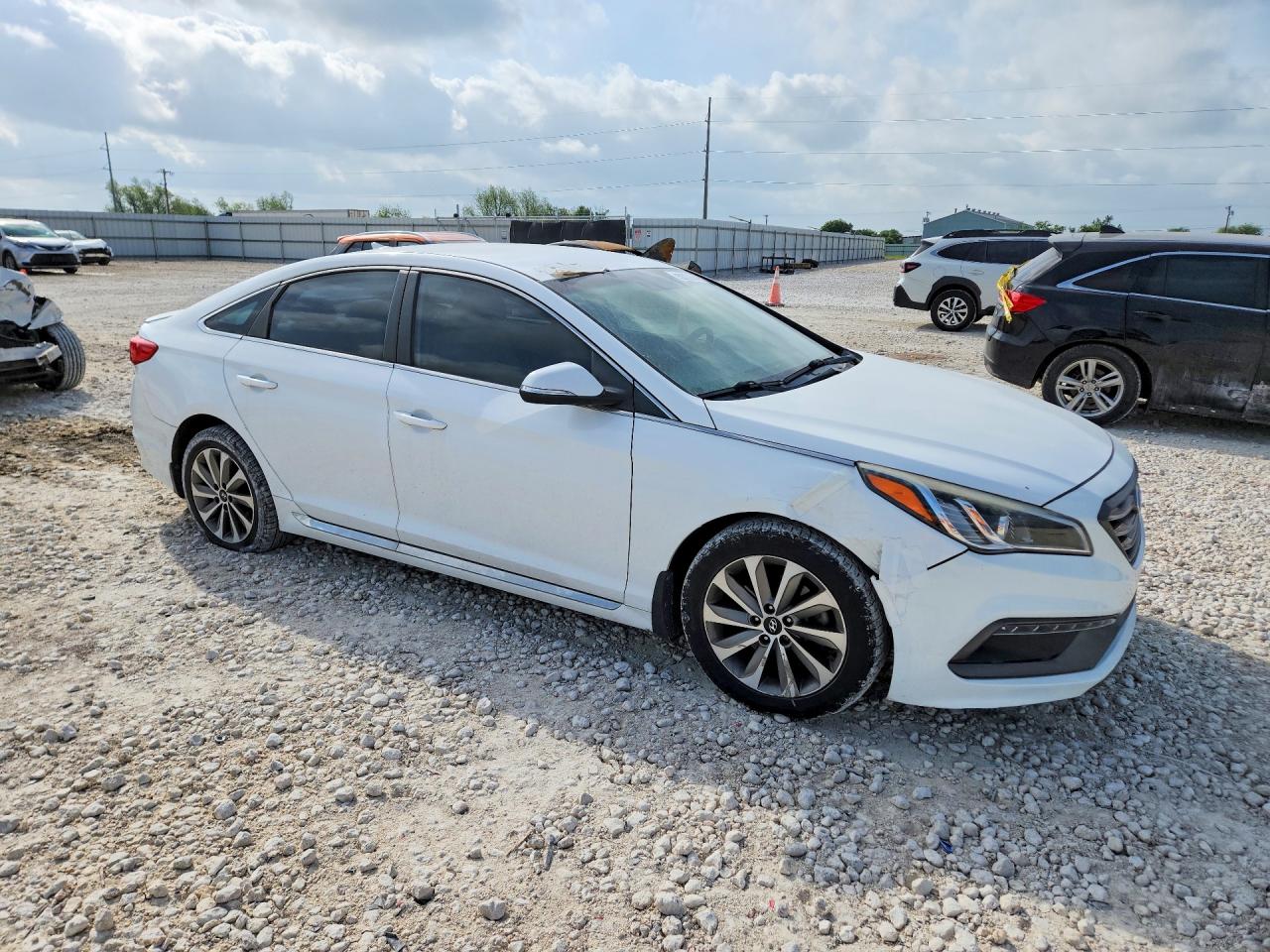 2015 Hyundai Sonata White vin: 5NPE34AFXFH080734