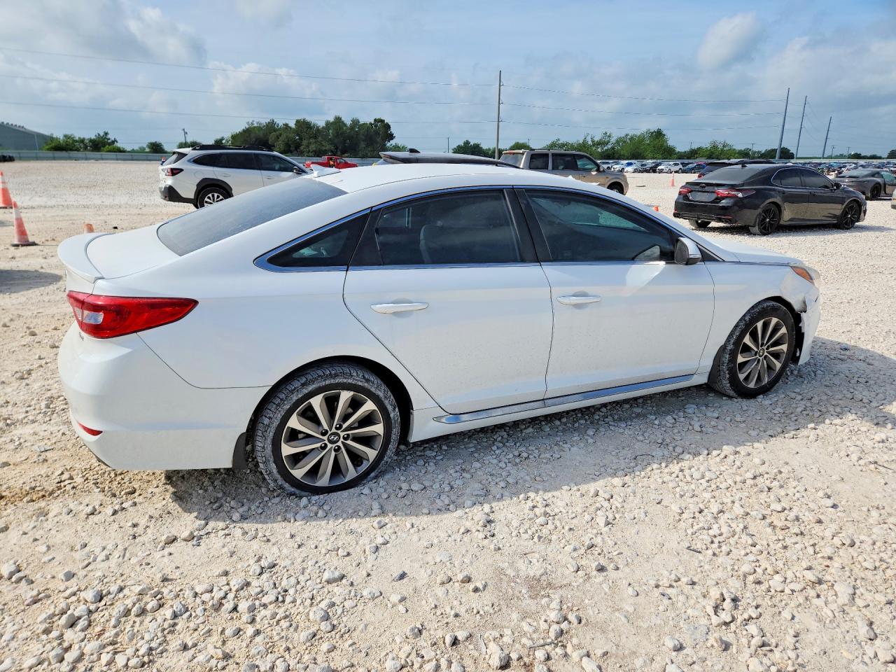 2015 Hyundai Sonata White vin: 5NPE34AFXFH080734