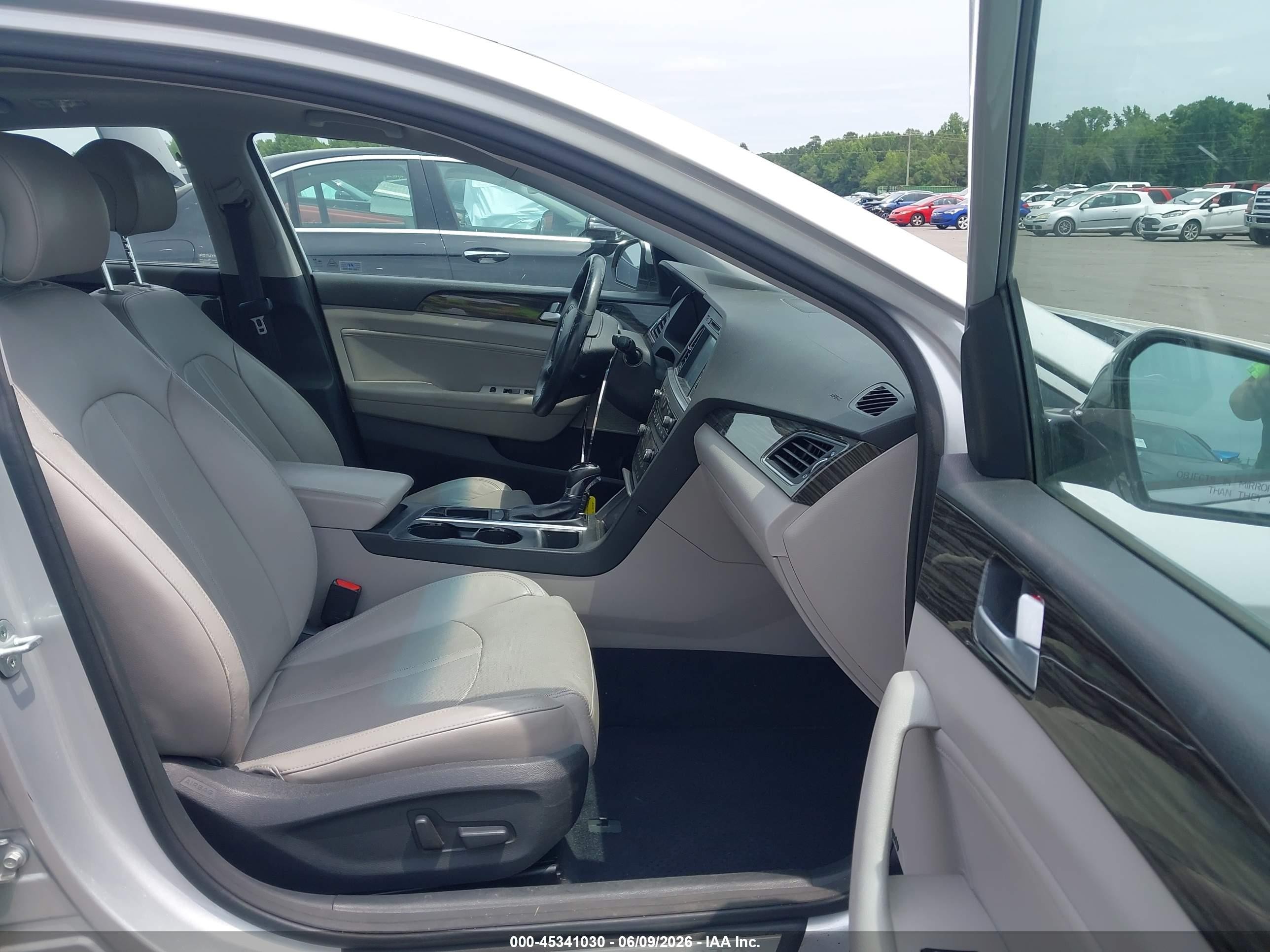 2015 Hyundai Sonata Limited Silver vin: 5NPE34AFXFH084993