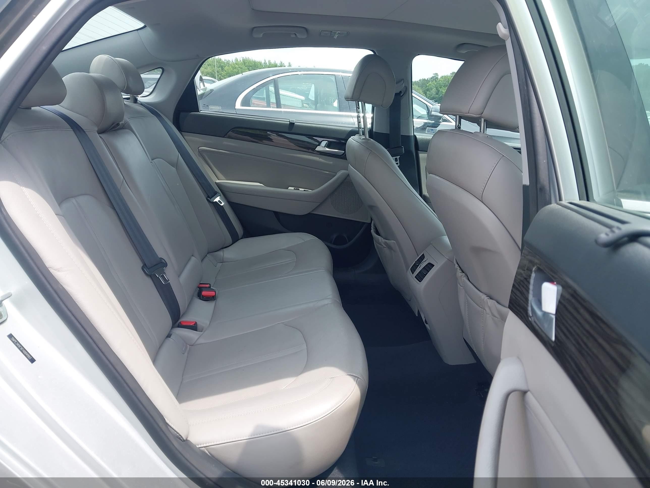 2015 Hyundai Sonata Limited Silver vin: 5NPE34AFXFH084993