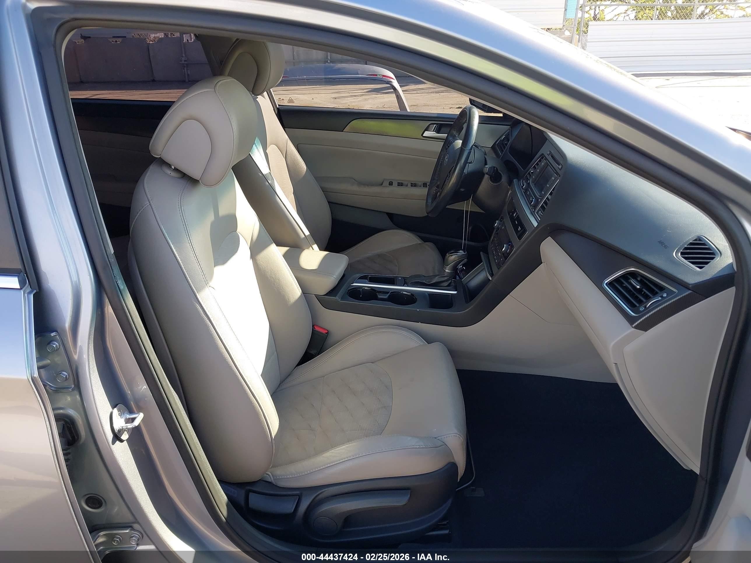 2015 Hyundai Sonata Sport Silver vin: 5NPE34AFXFH123906