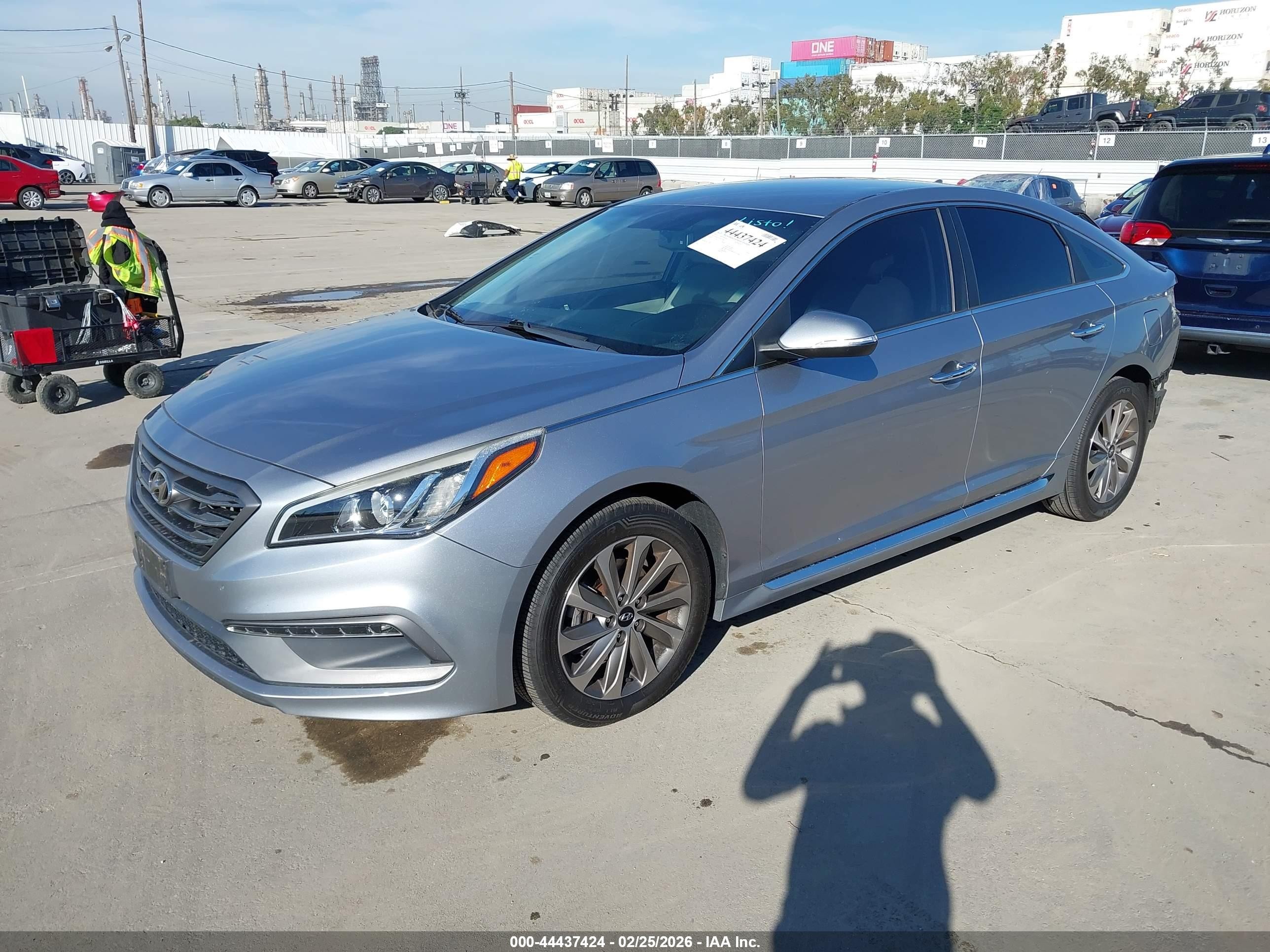 2015 Hyundai Sonata Sport Silver vin: 5NPE34AFXFH123906