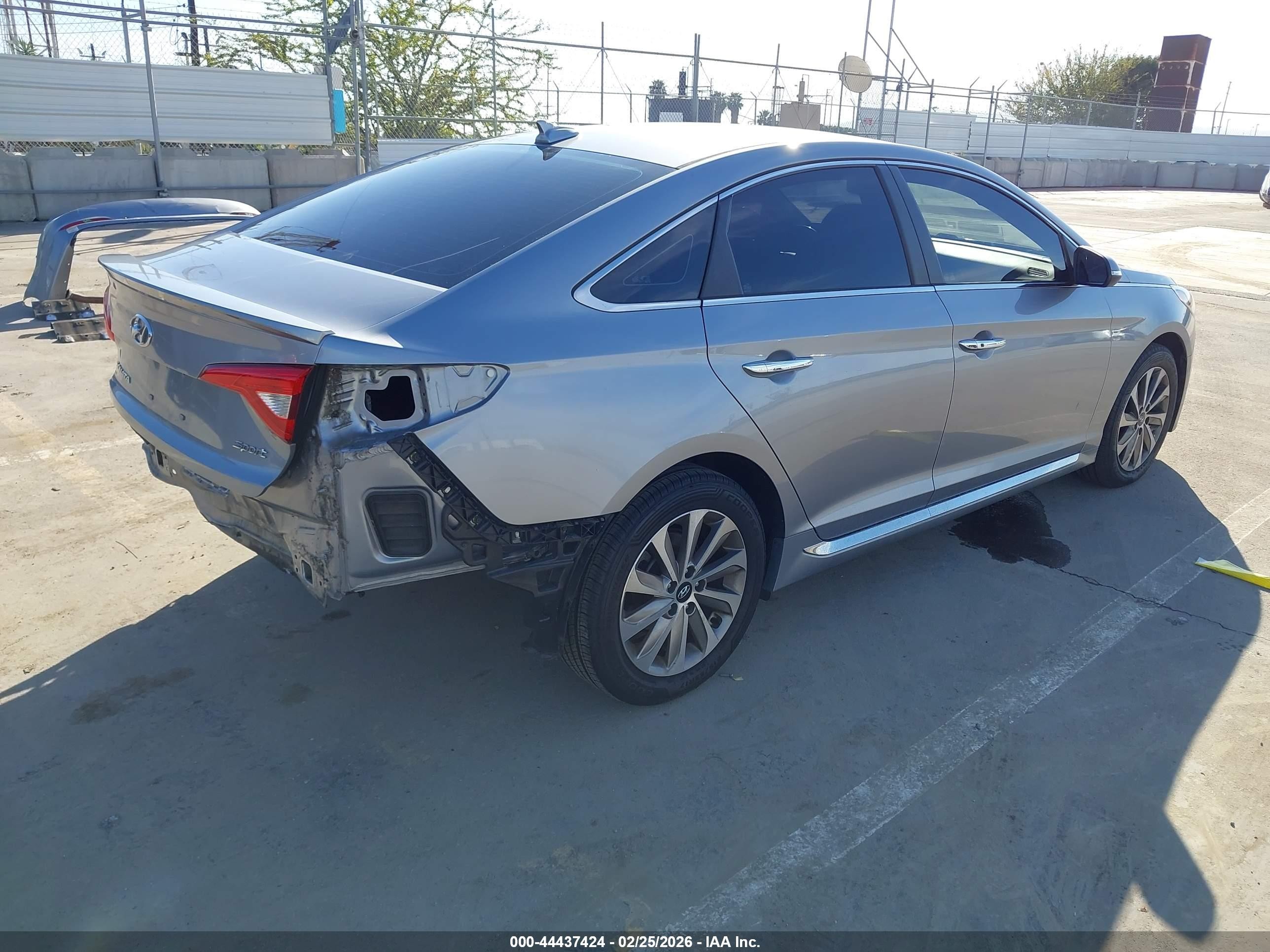 2015 Hyundai Sonata Sport Silver vin: 5NPE34AFXFH123906
