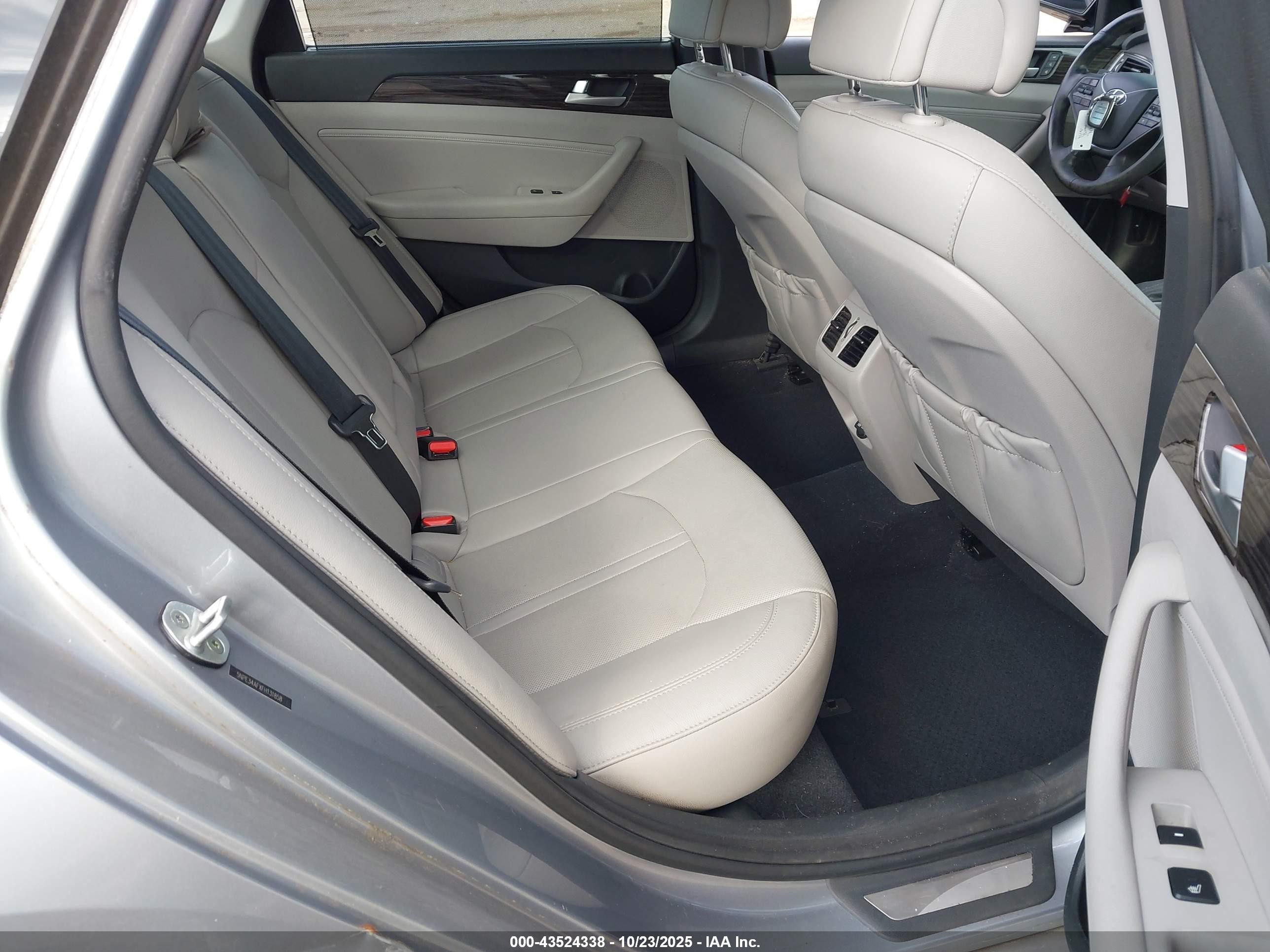 2015 Hyundai Sonata Sport/limited Silver vin: 5NPE34AFXFH131858
