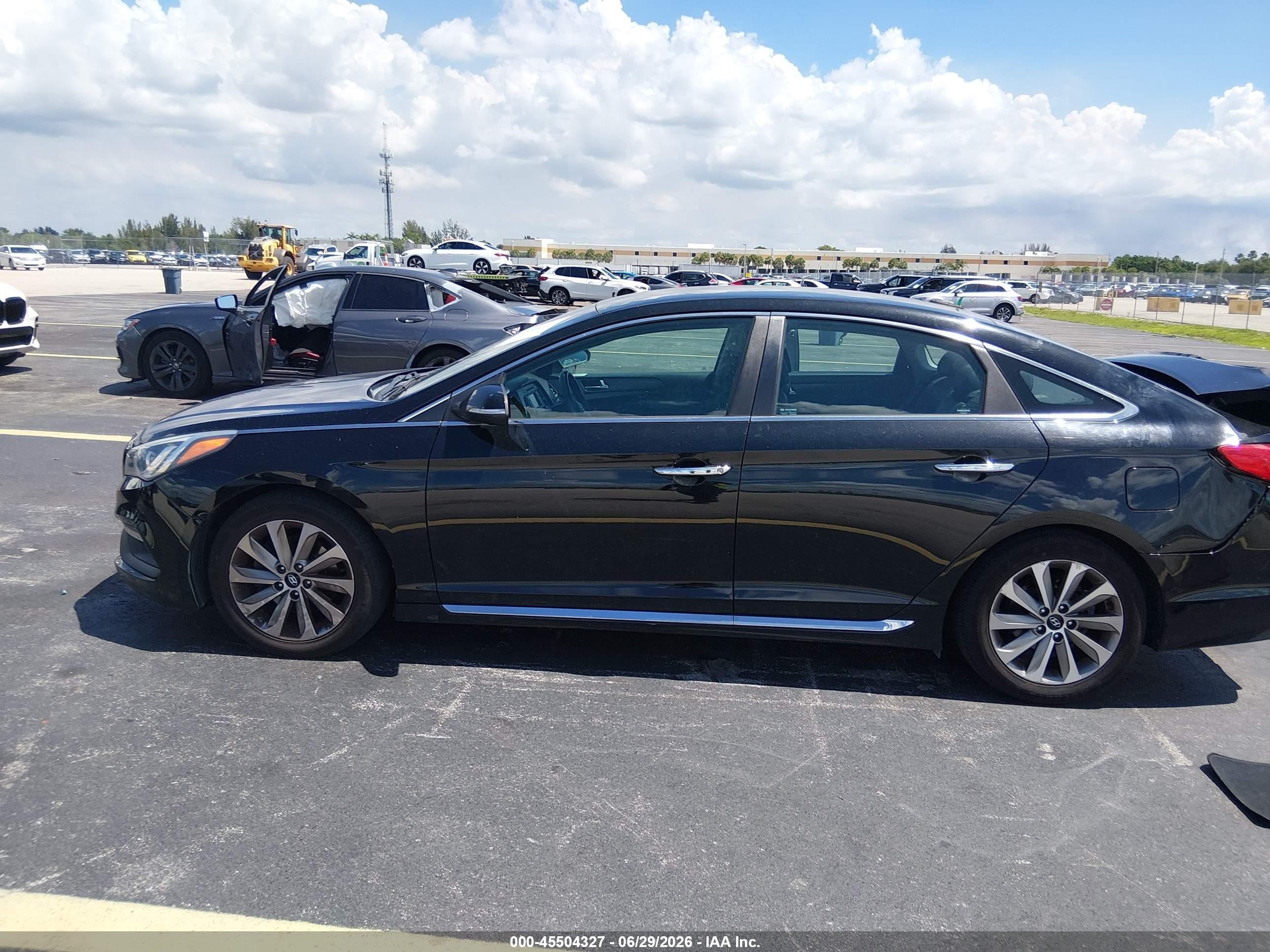 2015 Hyundai Sonata Sport Red vin: 5NPE34AFXFH200368