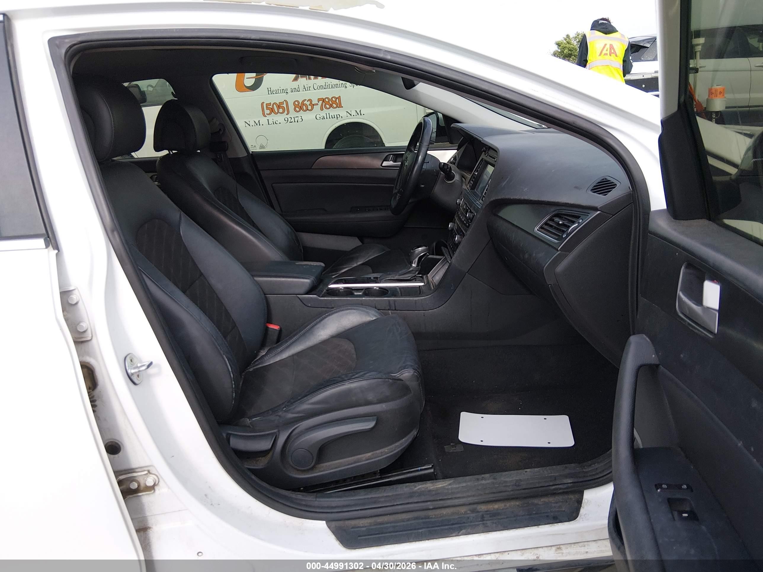 2017 Hyundai Sonata Sport White vin: 5NPE34AFXHH538467