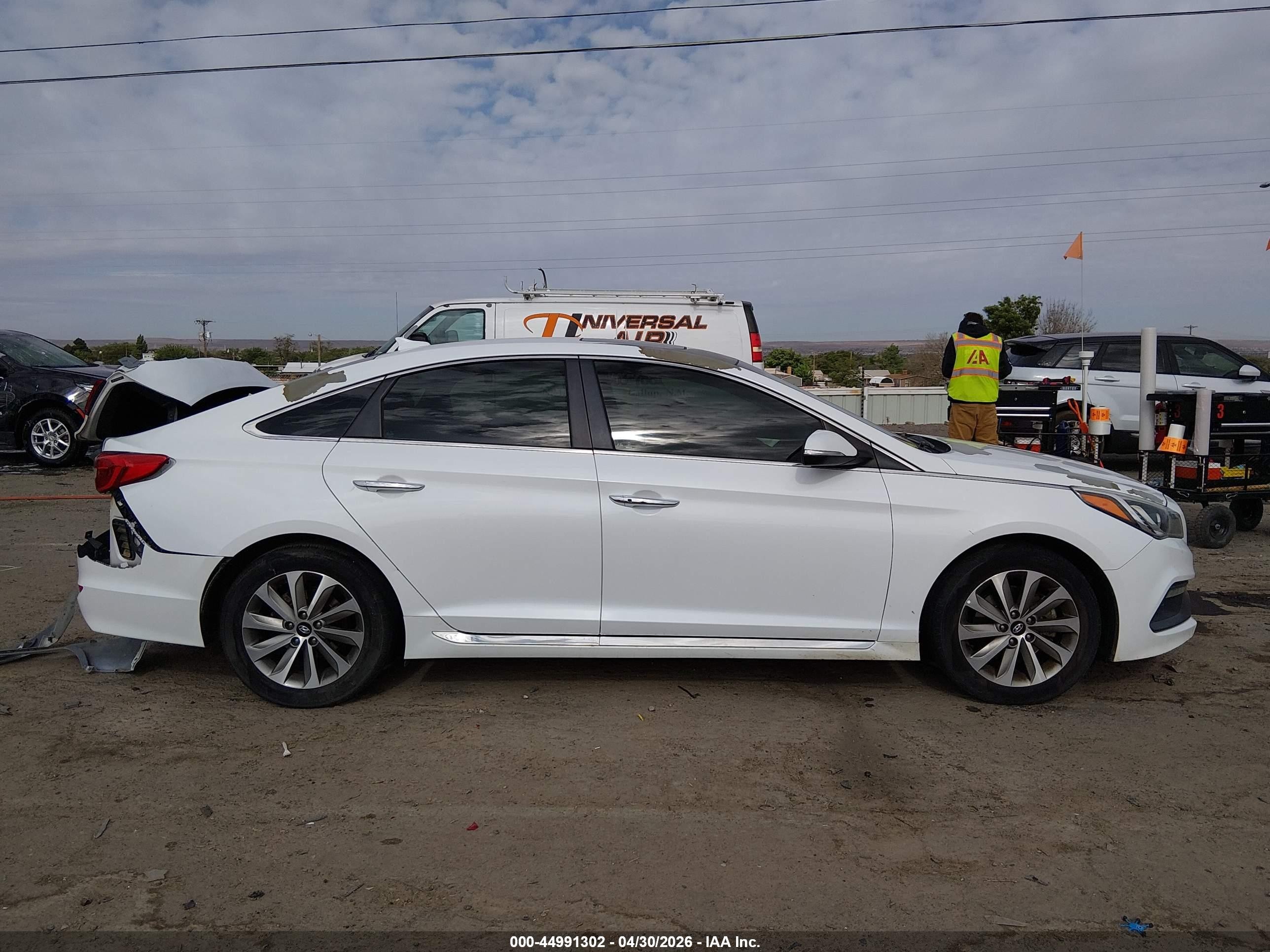 2017 Hyundai Sonata Sport White vin: 5NPE34AFXHH538467