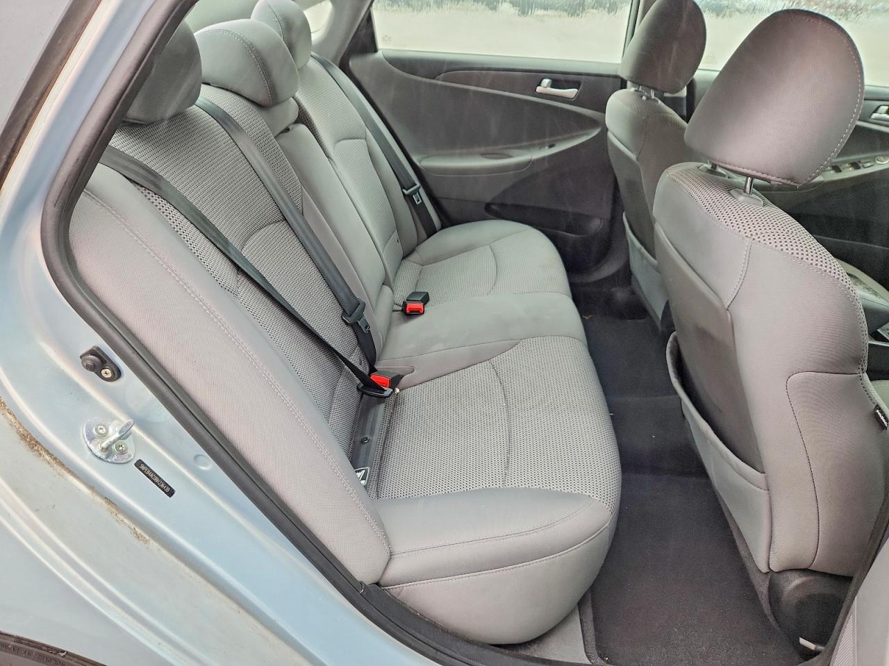 2011 Hyundai Sonata Gls Silver vin: 5NPEB4AC0BH236430