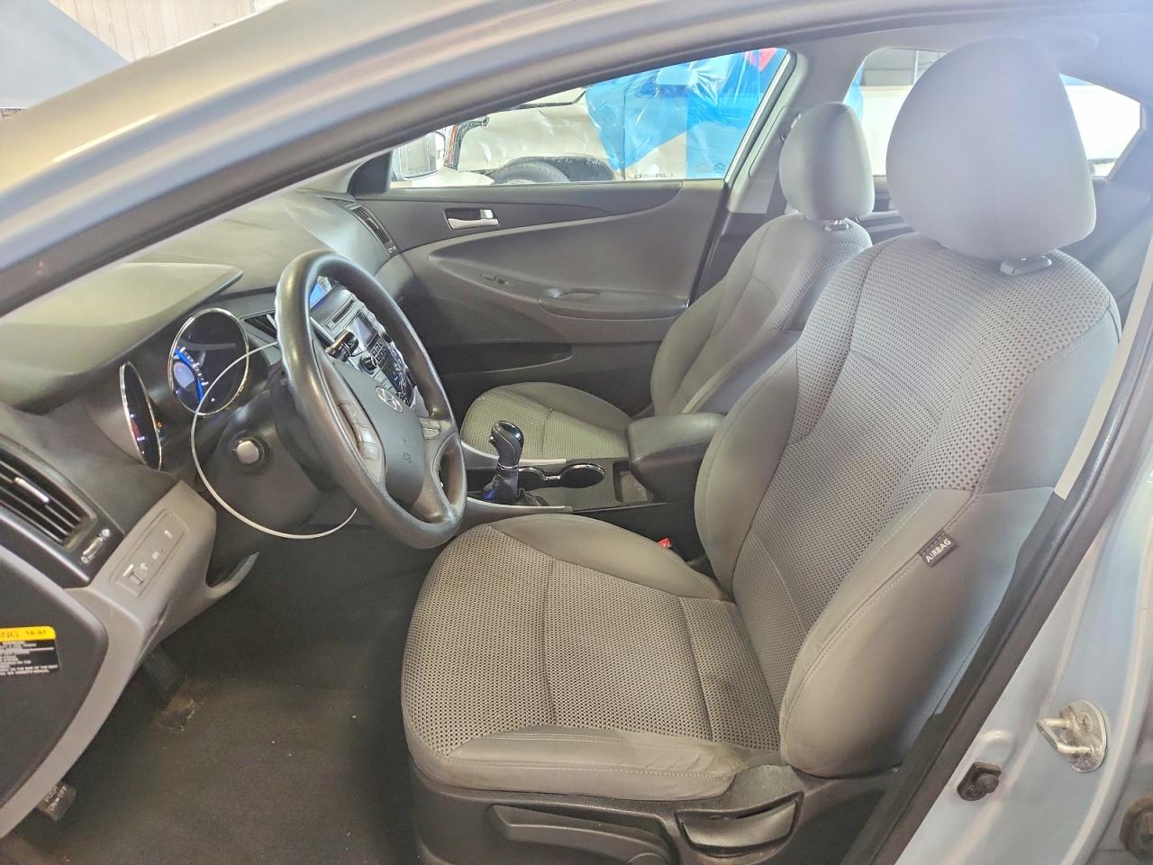 2012 Hyundai Sonata Gls Silver vin: 5NPEB4AC0CH406335