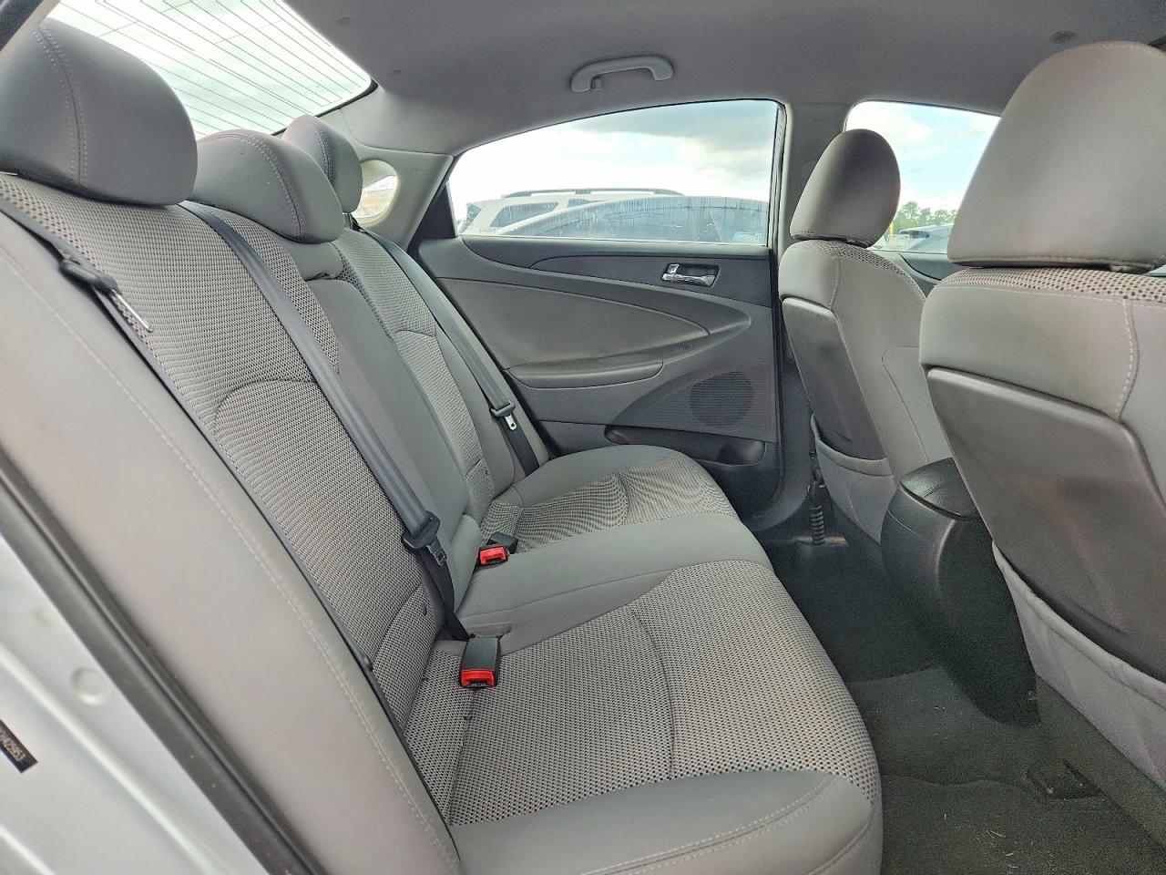 2012 Hyundai Sonata Gls Silver vin: 5NPEB4AC0CH425953