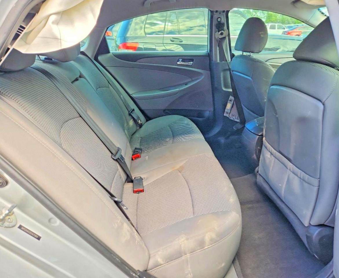 2012 Hyundai Sonata Серебряный vin: 5NPEB4AC0CH471914