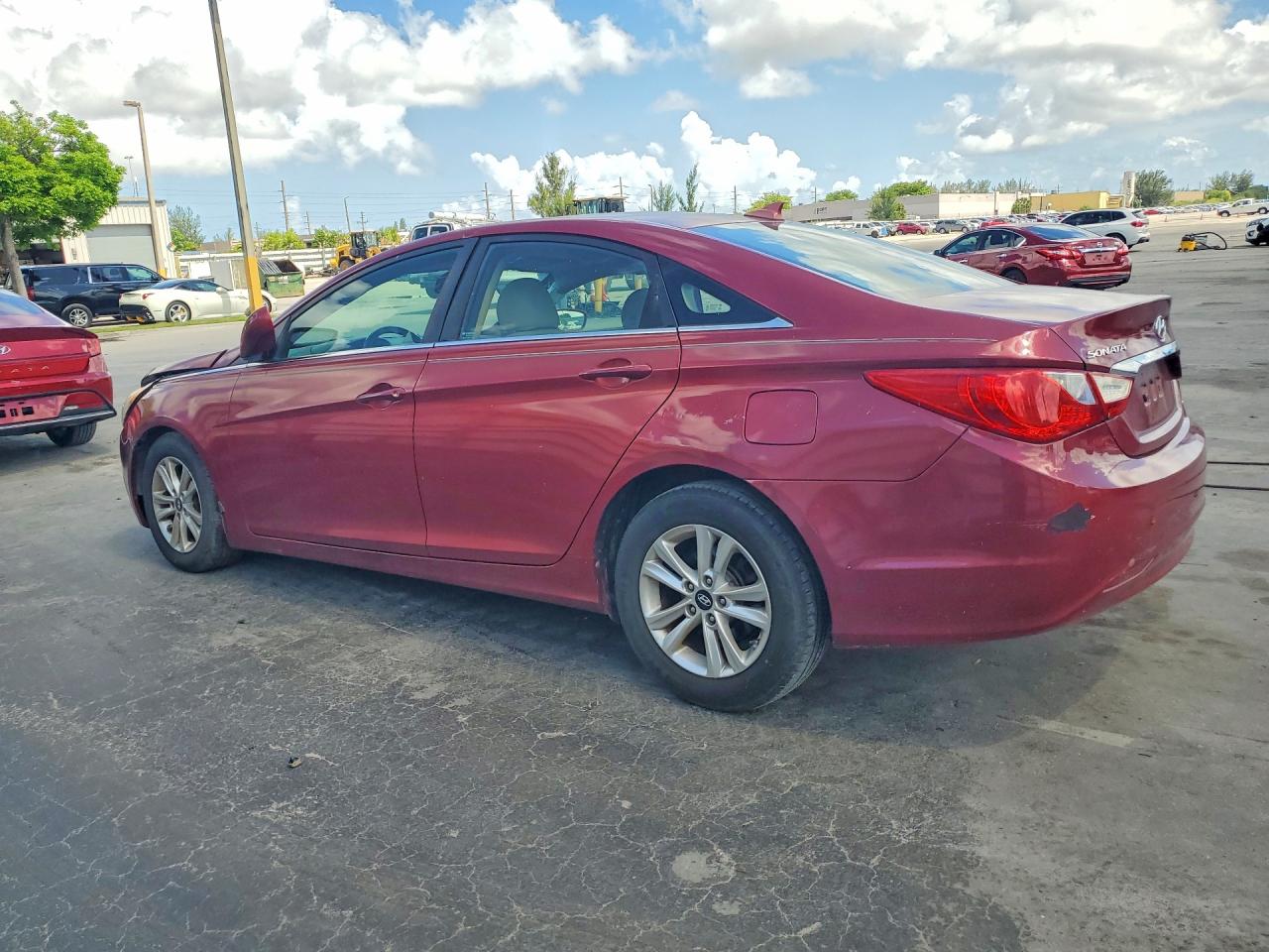 2013 Hyundai Sonata Red vin: 5NPEB4AC0DH630156