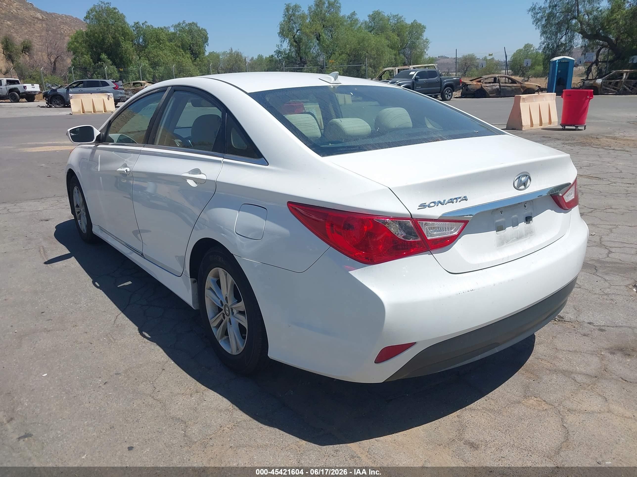 2014 Hyundai Sonata Gls White vin: 5NPEB4AC0EH926389