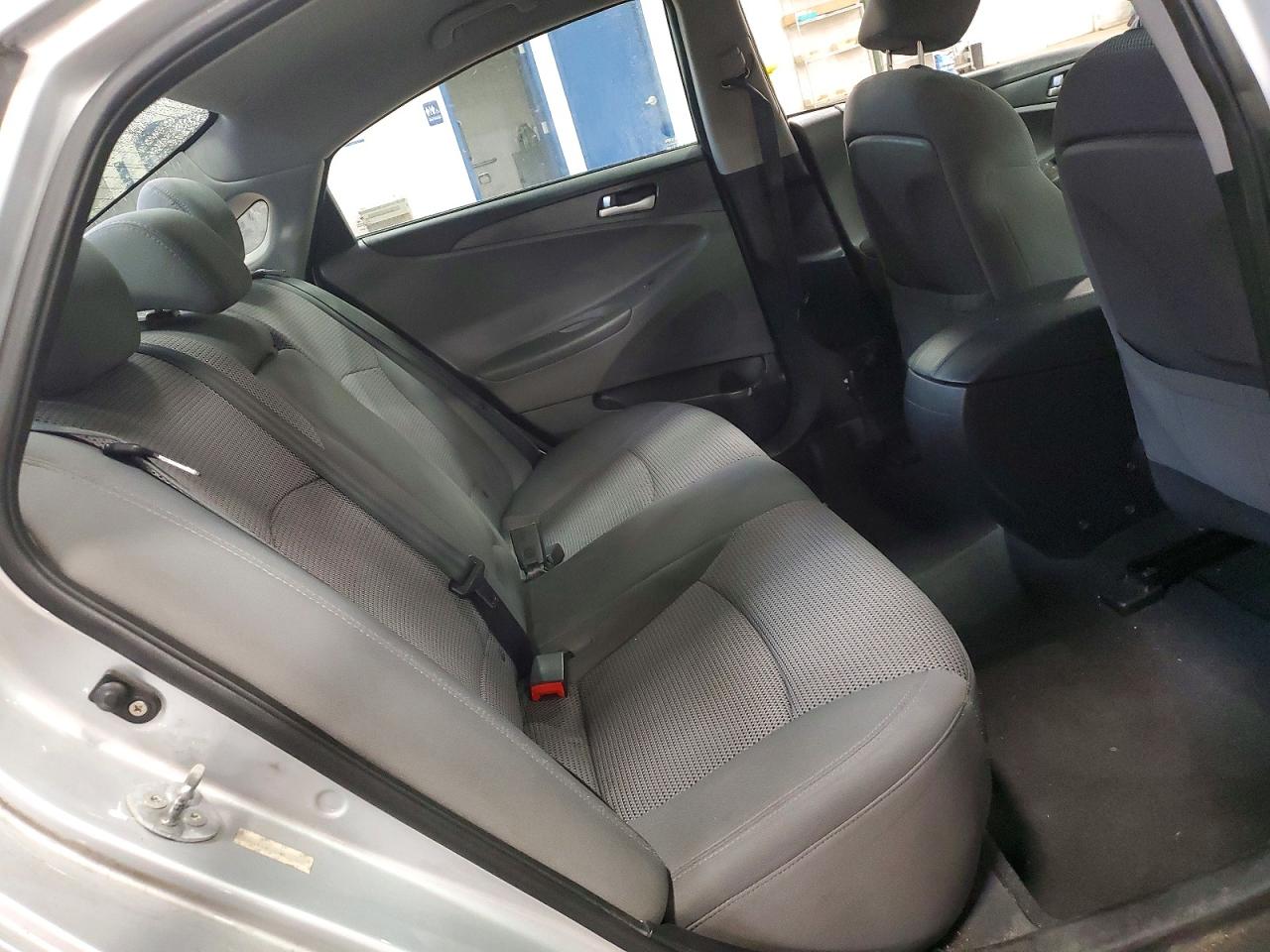 2011 Hyundai Sonata Gls Silver vin: 5NPEB4AC1BH014981