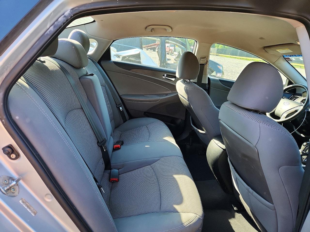 2011 Hyundai Sonata Gls Silver vin: 5NPEB4AC1BH142735