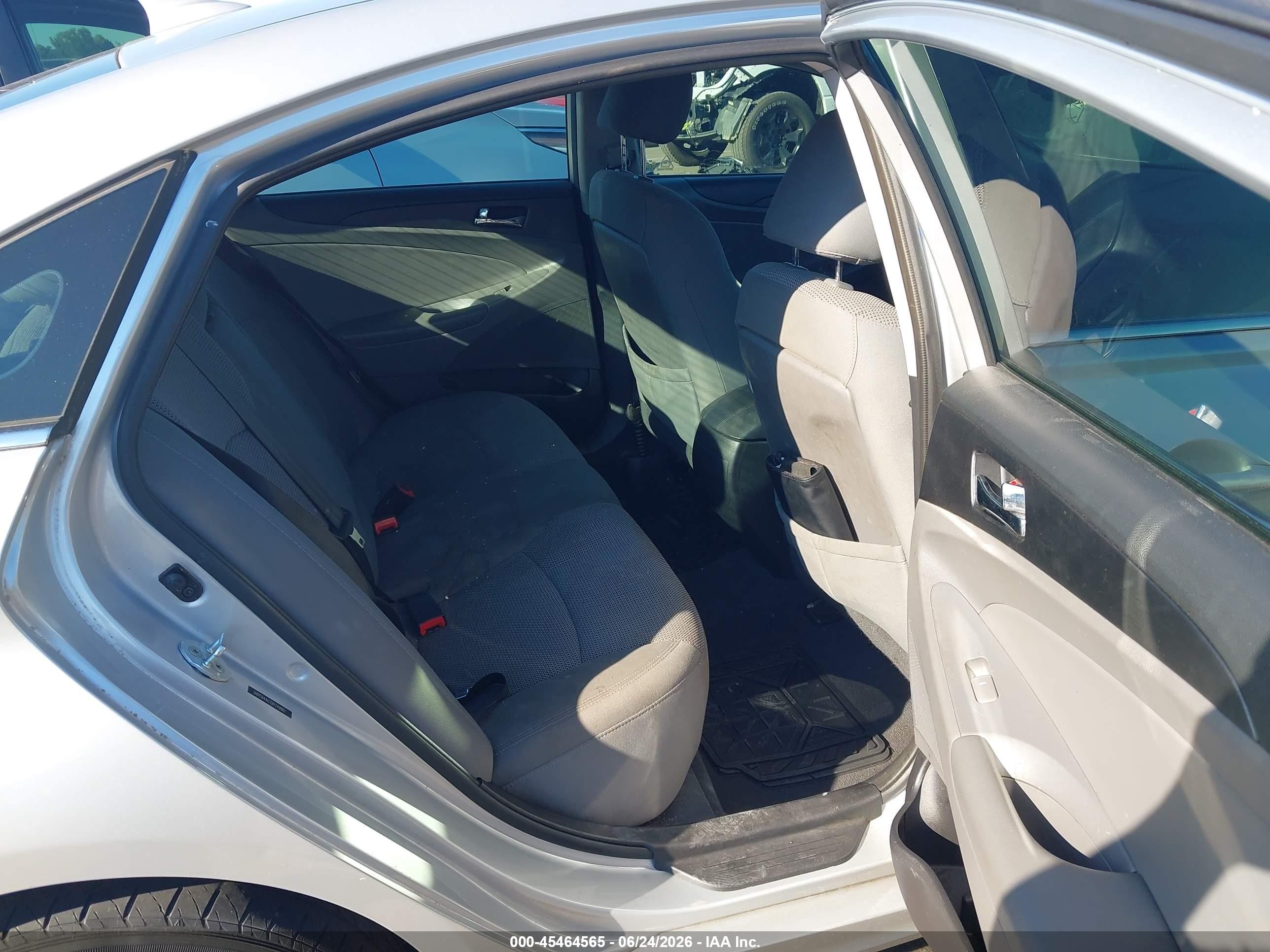 2013 Hyundai Sonata Gls Silver vin: 5NPEB4AC1DH749981
