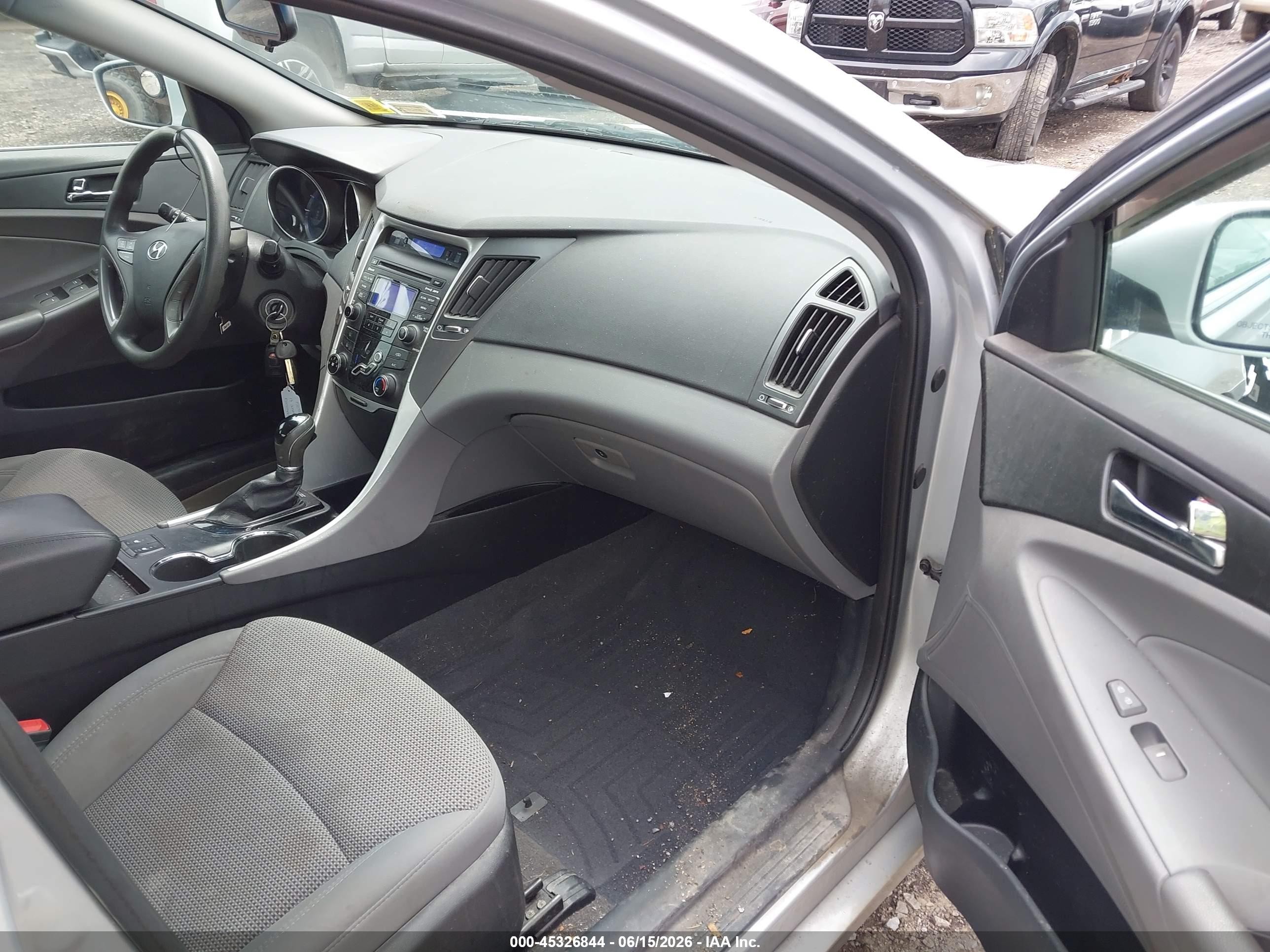 2013 Hyundai Sonata Gls Серебряный vin: 5NPEB4AC1DH762505