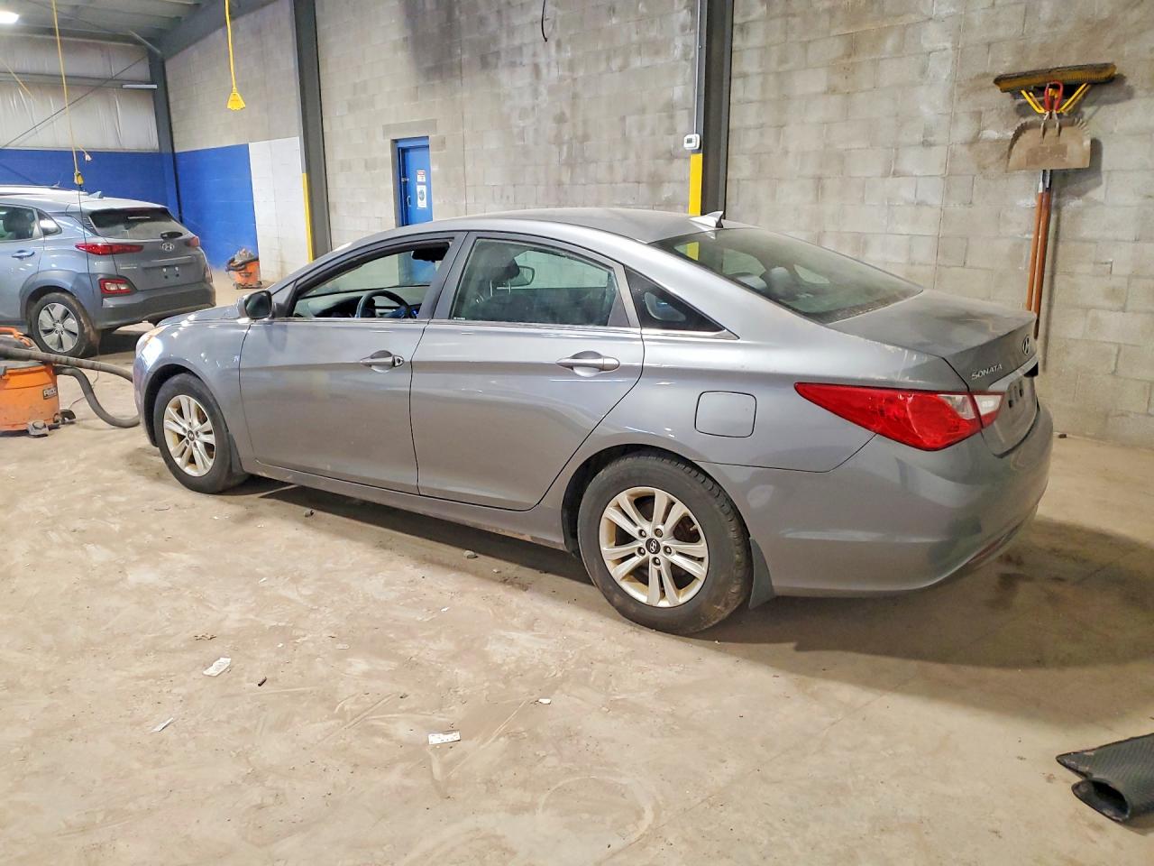 2013 Hyundai Sonata Gls Silver vin: 5NPEB4AC1DH777117