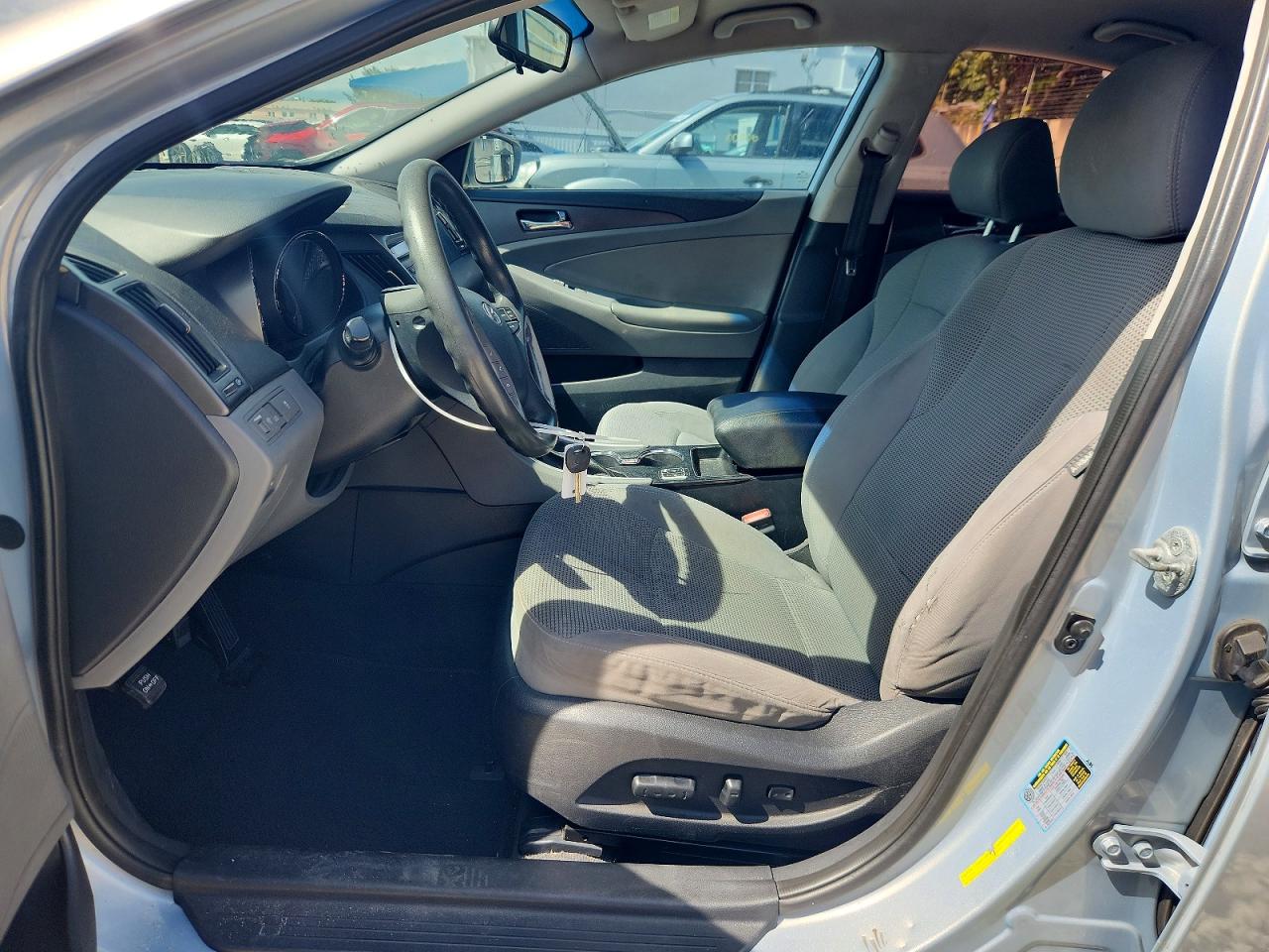 2014 Hyundai Sonata Silver vin: 5NPEB4AC1EH921623