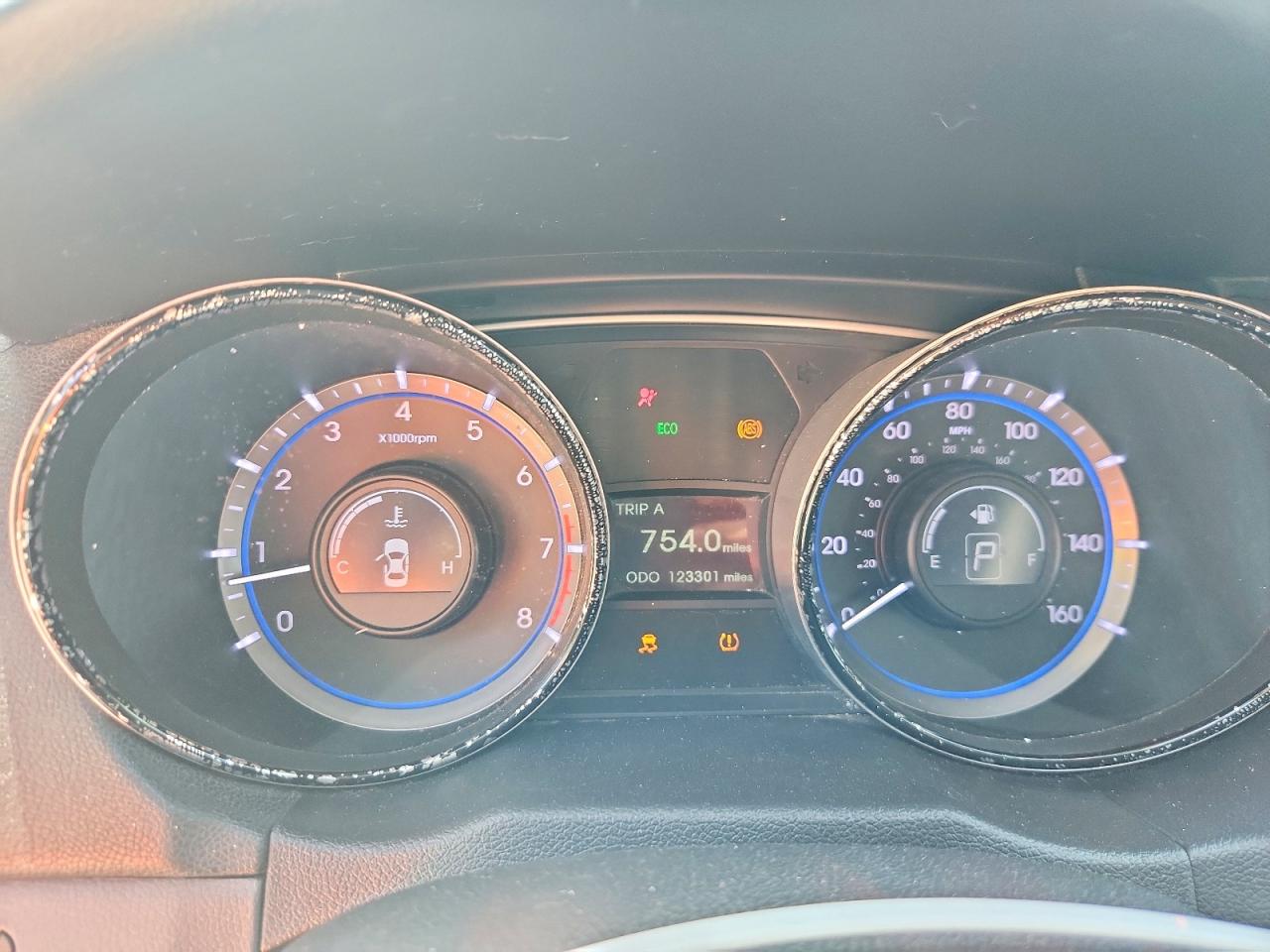 2014 Hyundai Sonata Silver vin: 5NPEB4AC1EH921623