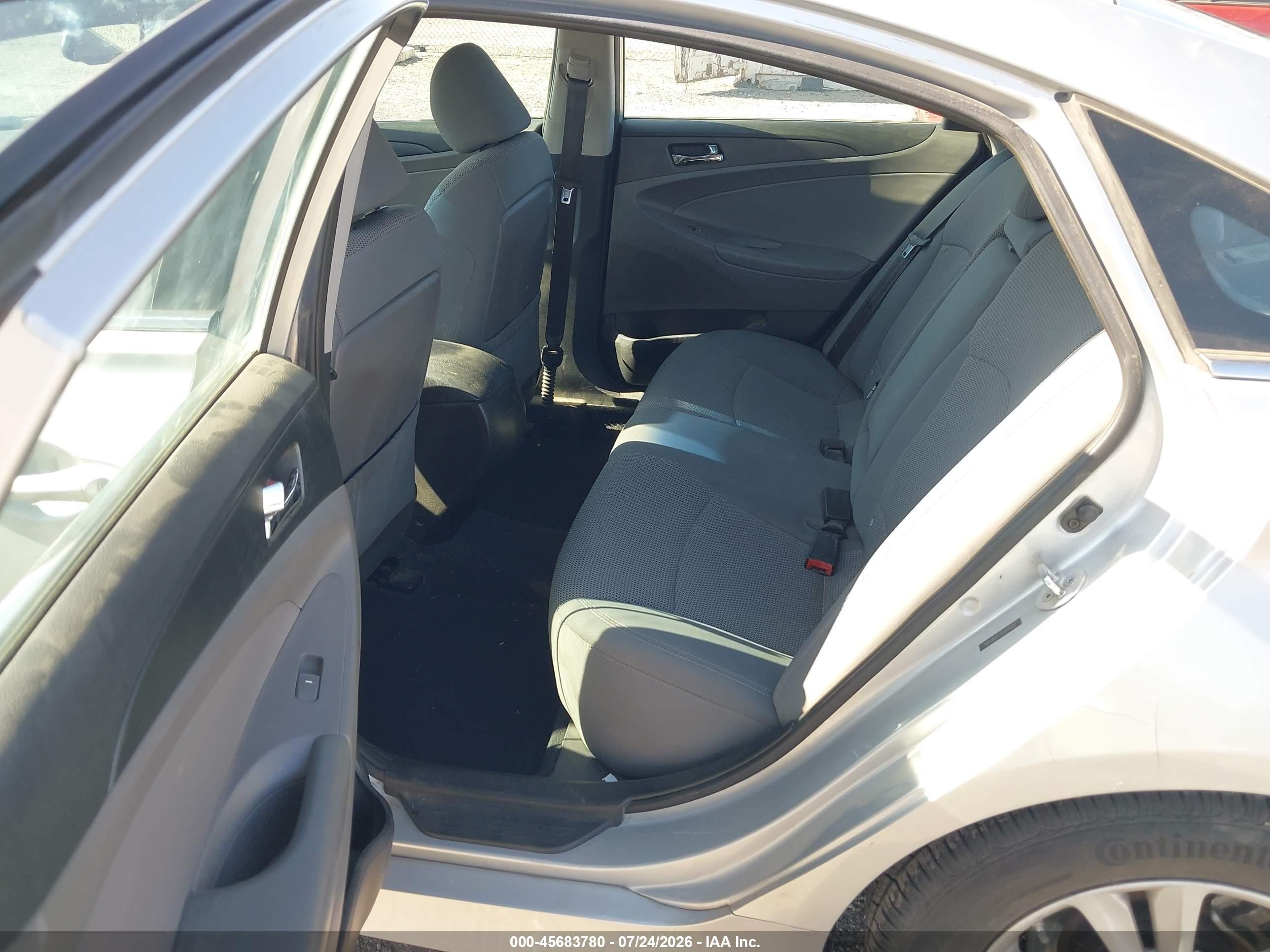 2014 Hyundai Sonata Gls Silver vin: 5NPEB4AC1EH935022