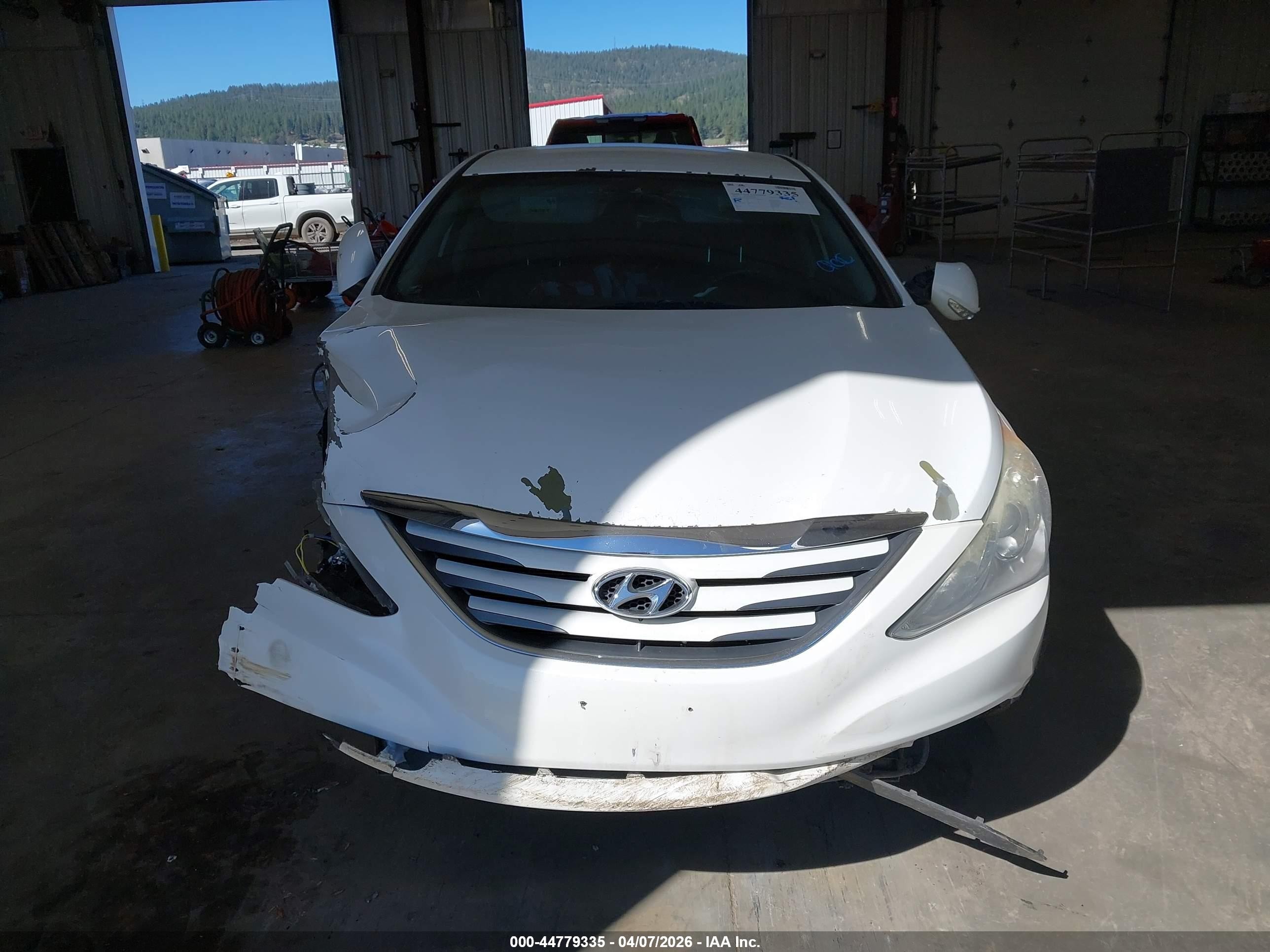 2014 Hyundai Sonata Gls Белый vin: 5NPEB4AC1EH935733