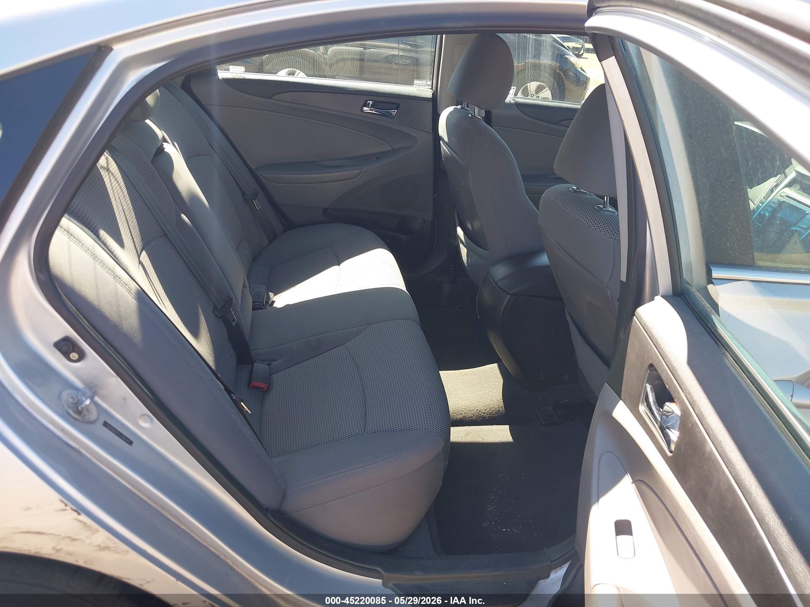 2012 Hyundai Sonata Gls Silver vin: 5NPEB4AC2CH358594