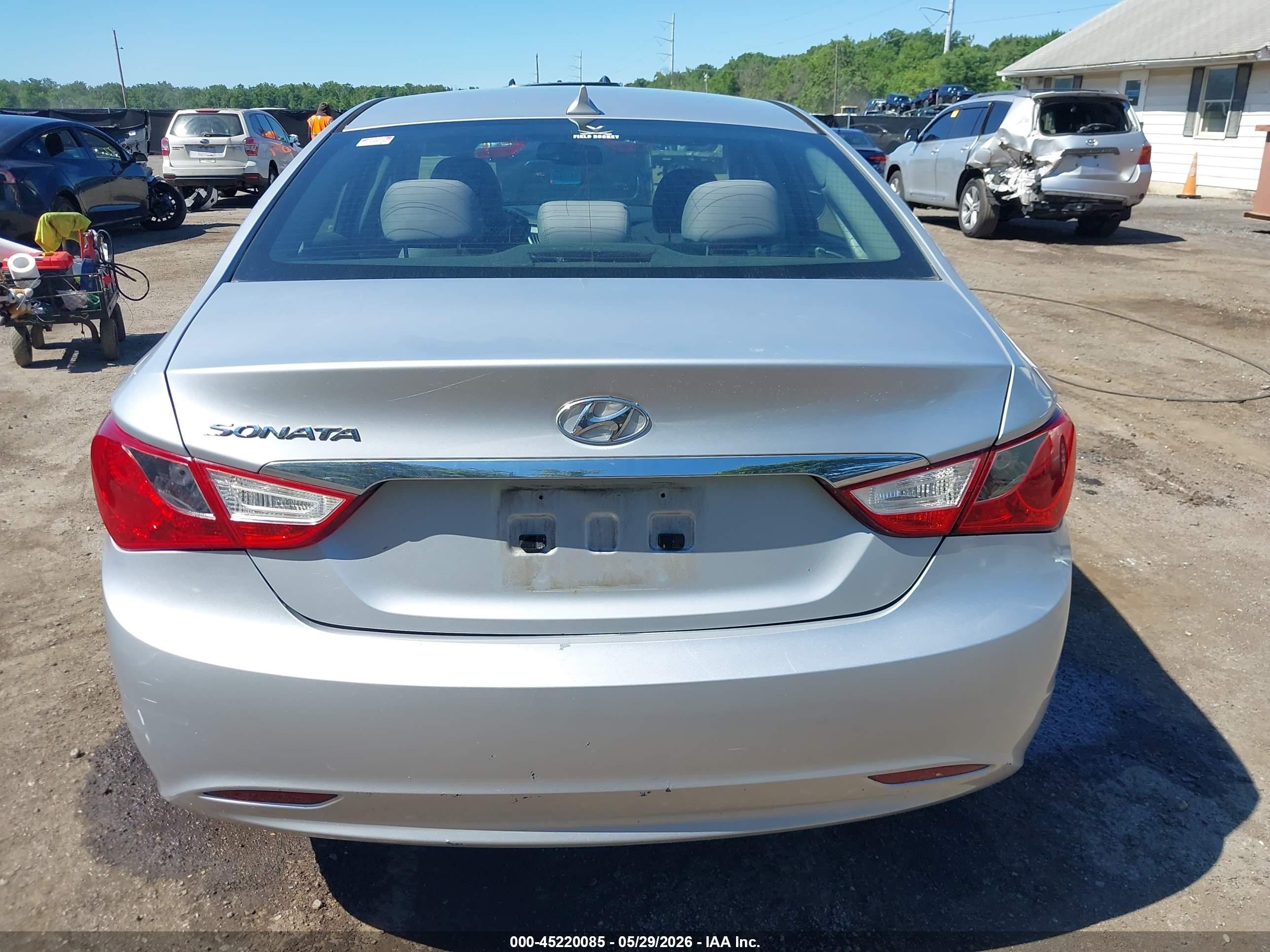 2012 Hyundai Sonata Gls Silver vin: 5NPEB4AC2CH358594