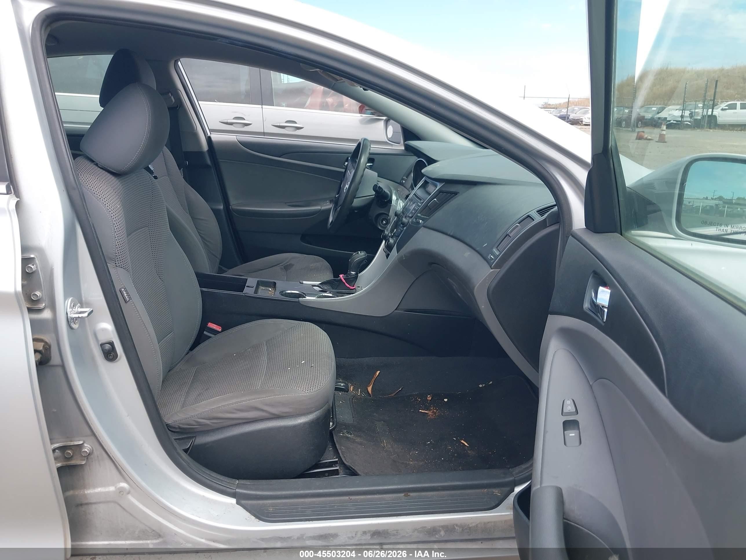 2012 Hyundai Sonata Gls Silver vin: 5NPEB4AC2CH367697