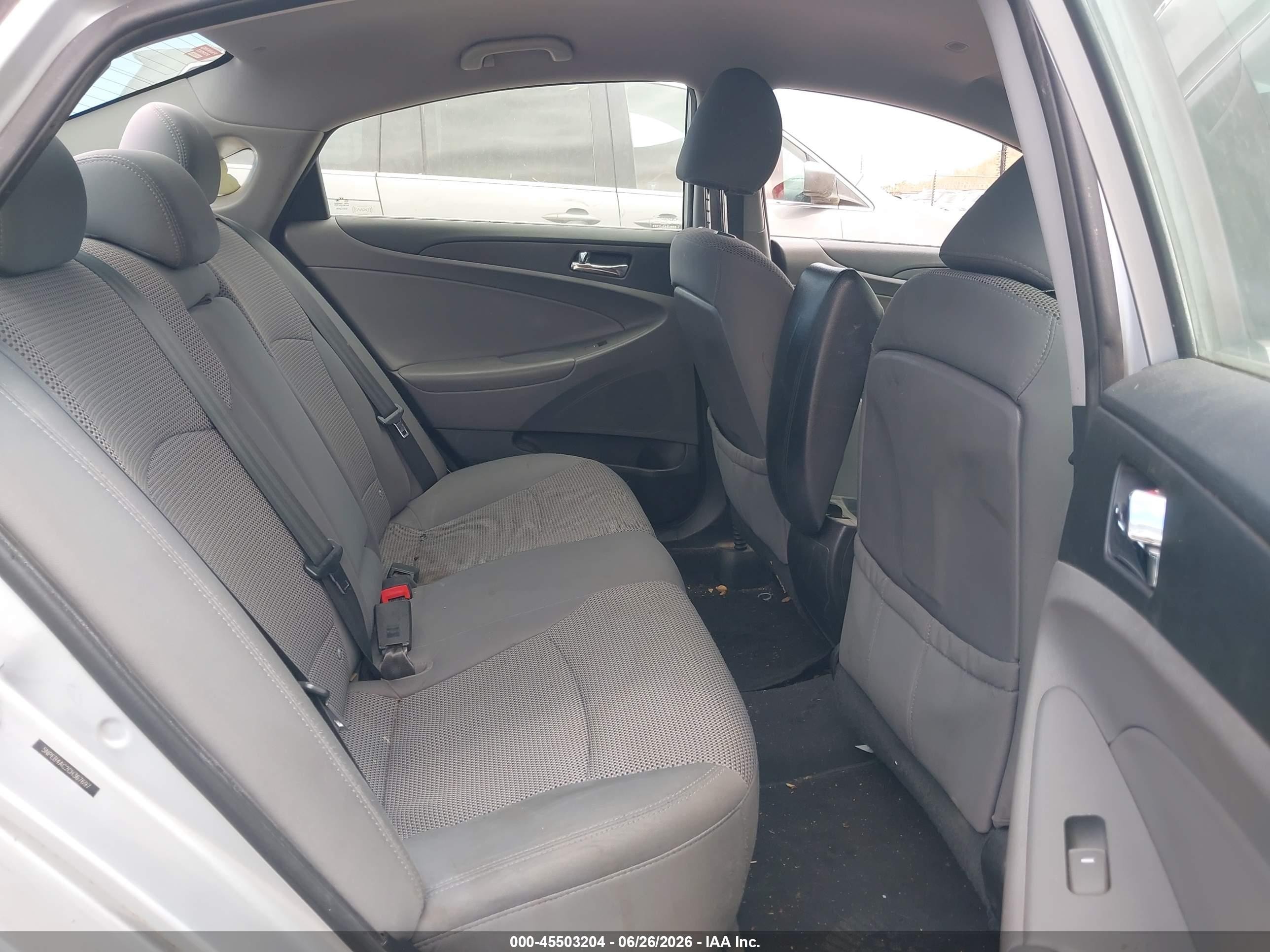 2012 Hyundai Sonata Gls Silver vin: 5NPEB4AC2CH367697