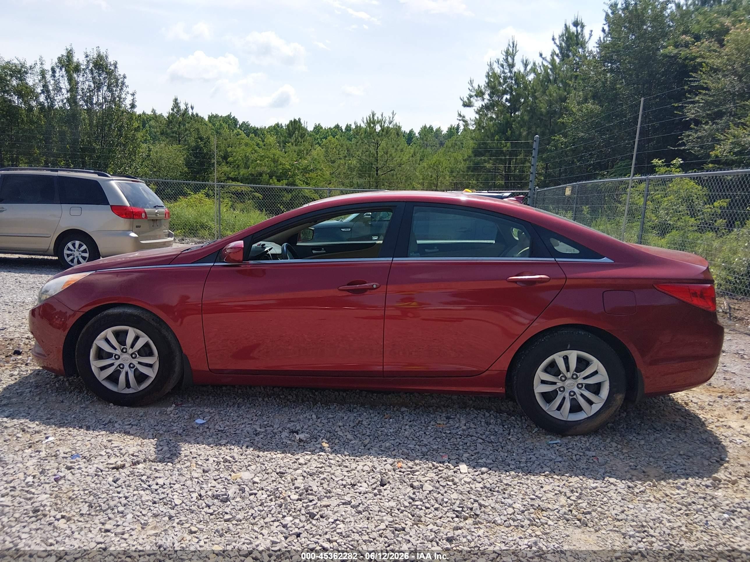 2012 Hyundai Sonata Gls Красный vin: 5NPEB4AC2CH413481
