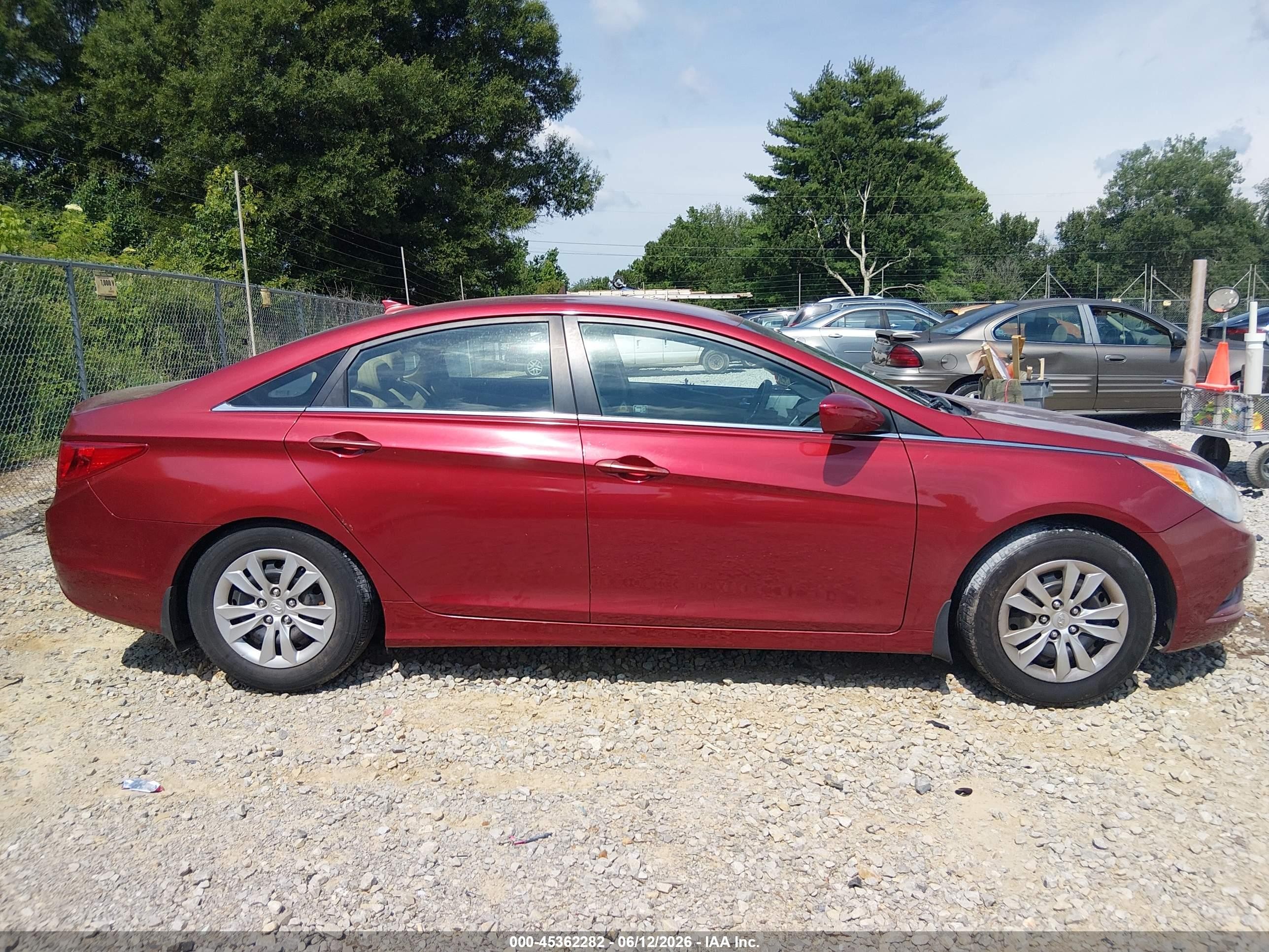 2012 Hyundai Sonata Gls Красный vin: 5NPEB4AC2CH413481