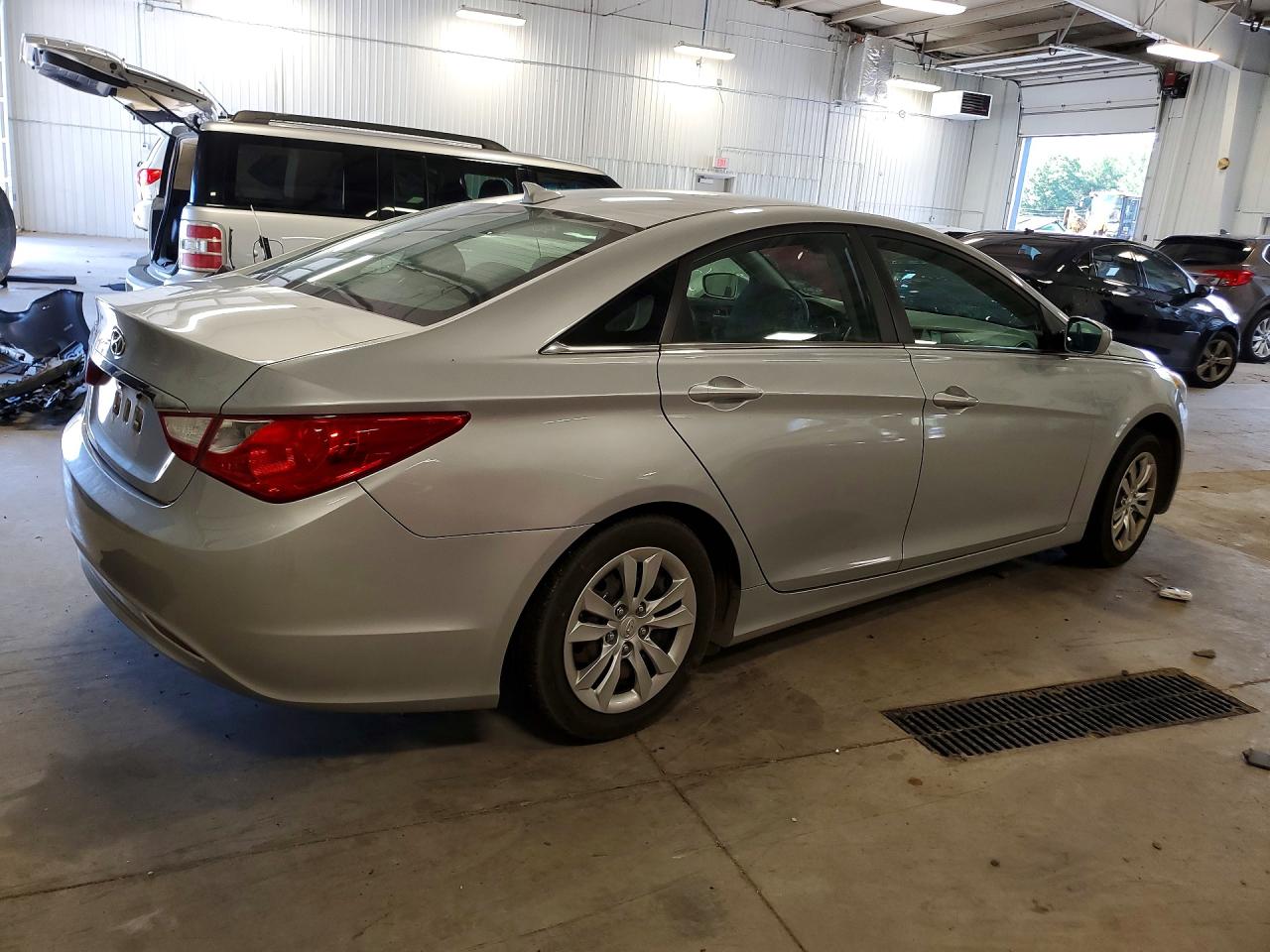 2012 Hyundai Sonata Gls Silver vin: 5NPEB4AC2CH415179
