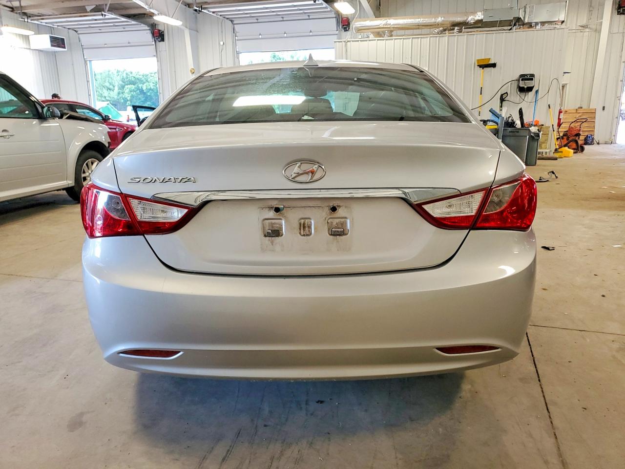 2012 Hyundai Sonata Gls Silver vin: 5NPEB4AC2CH415179