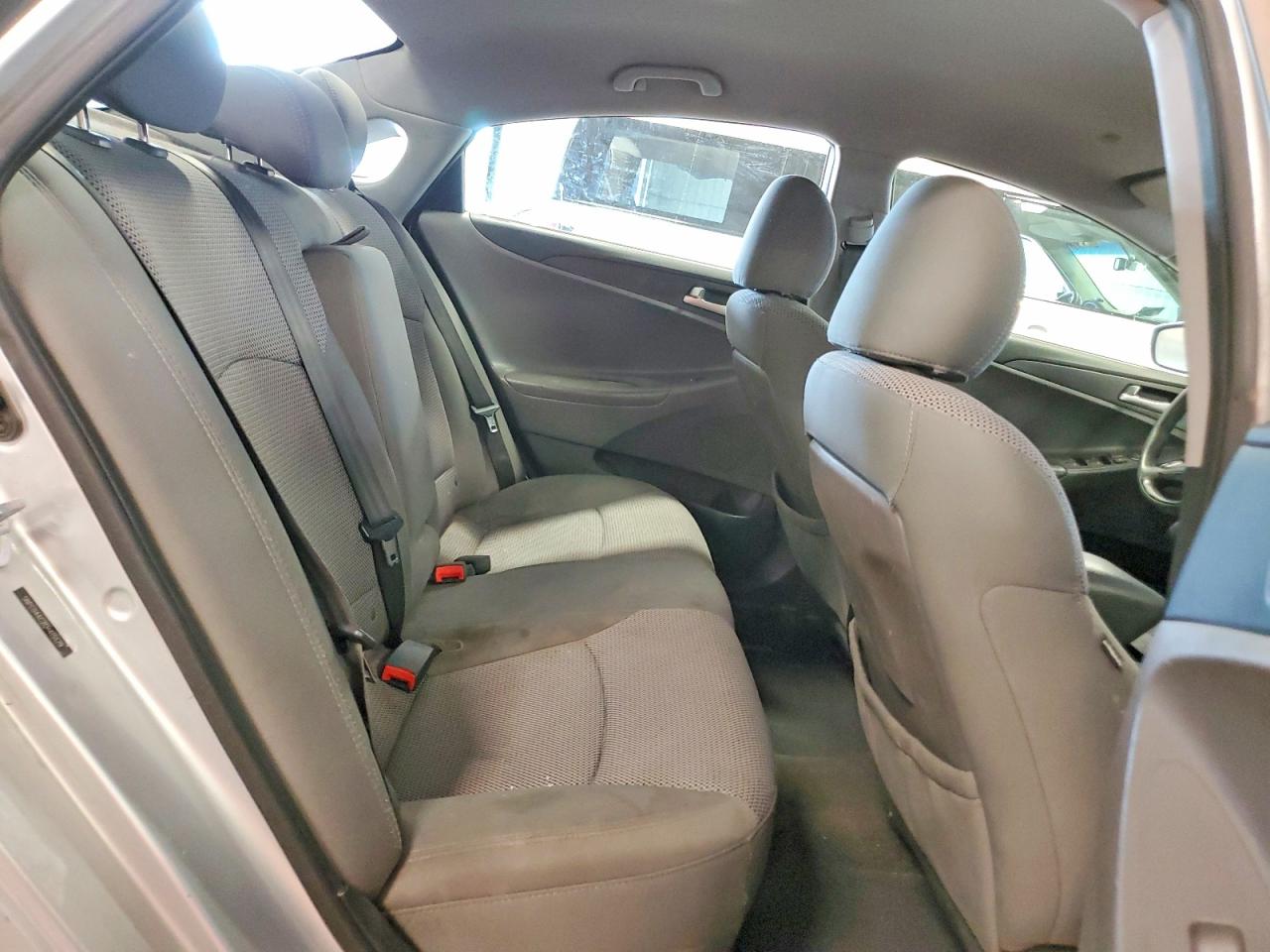 2012 Hyundai Sonata Gls Silver vin: 5NPEB4AC2CH415179