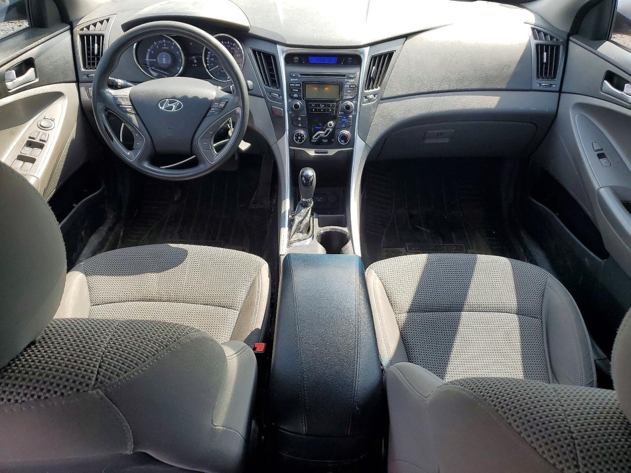 2012 Hyundai Sonata Gl Серебряный vin: 5NPEB4AC2CH438235