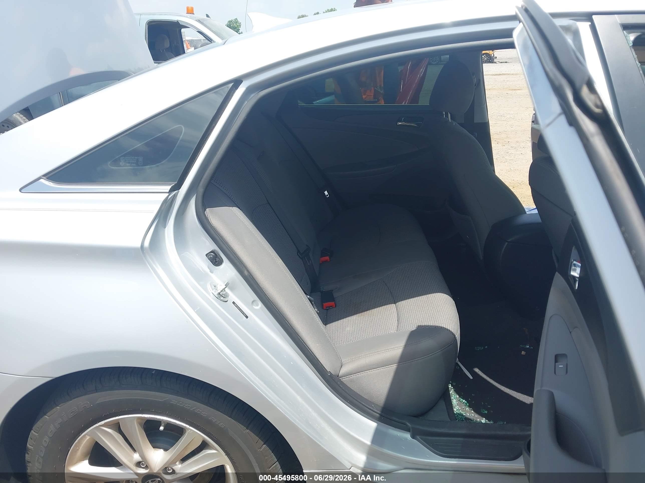 2012 Hyundai Sonata Gls Silver vin: 5NPEB4AC2CH447937