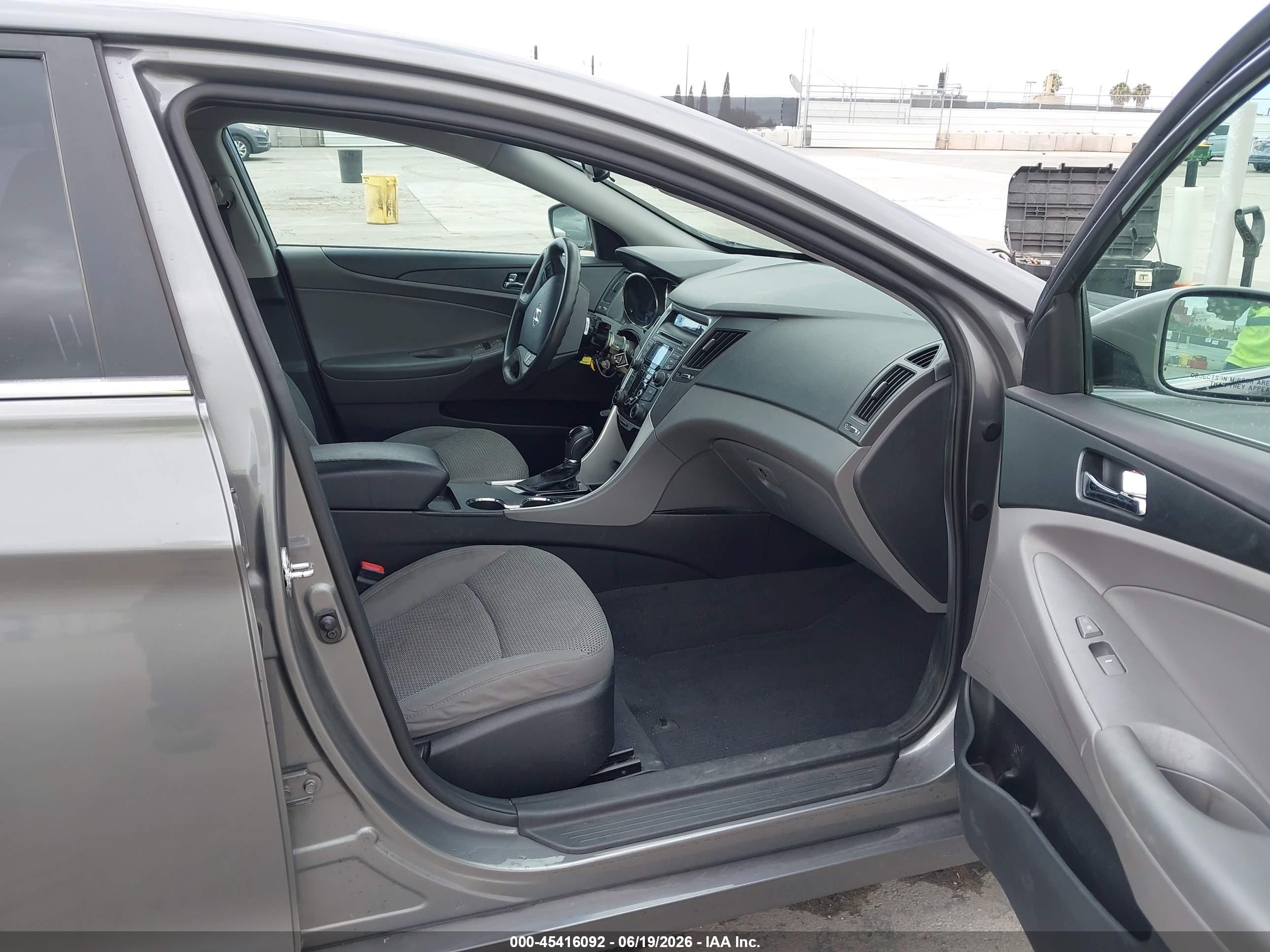 2012 Hyundai Sonata Gls Серый vin: 5NPEB4AC2CH470862