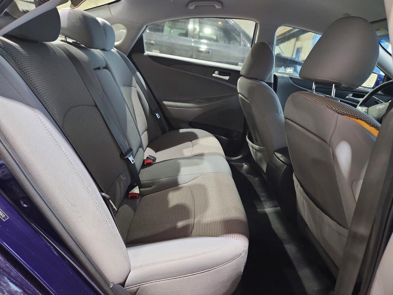 2012 Hyundai Sonata Gls Blue vin: 5NPEB4AC2CH482672