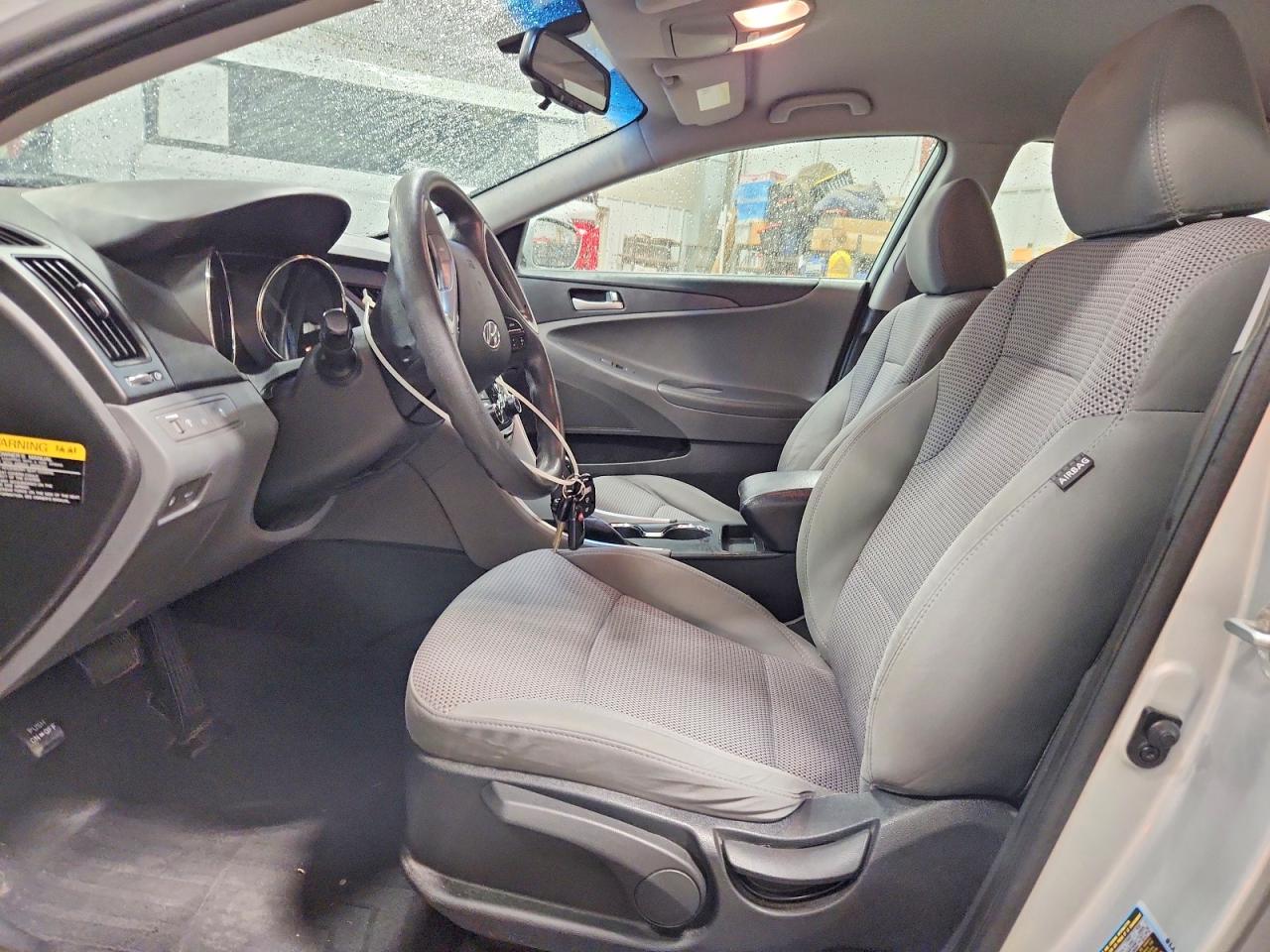 2012 Hyundai Sonata Gls Silver vin: 5NPEB4AC2CH489220