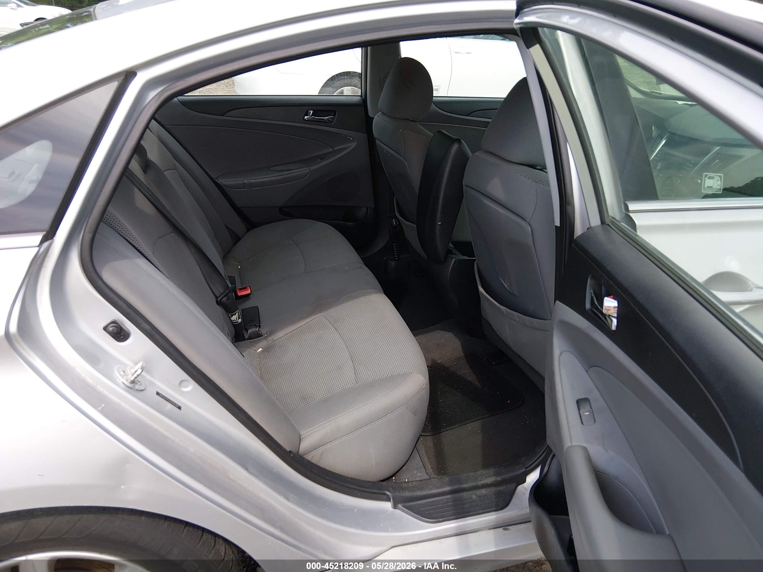 2013 Hyundai Sonata Gls Silver vin: 5NPEB4AC2DH566394