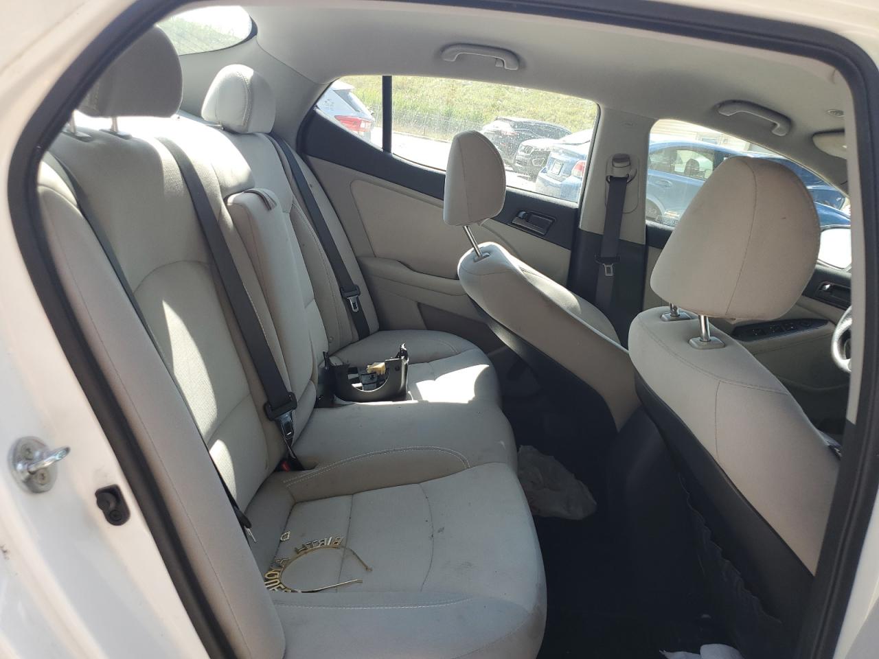 2013 Kia Optima Lx White vin: 5XXGM4A70DG123307