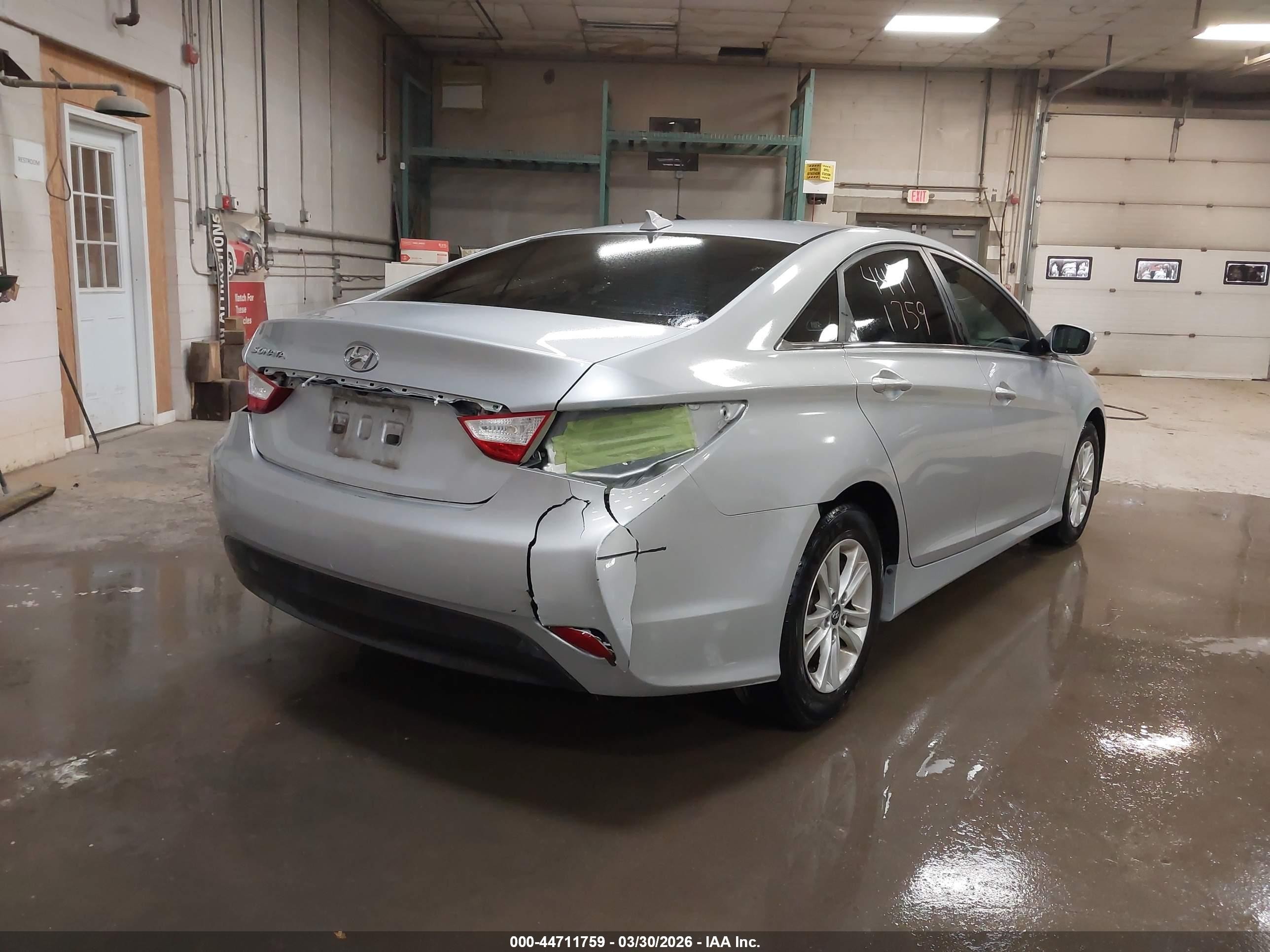 2014 Hyundai Sonata Gls Silver vin: 5NPEB4AC2EH920609