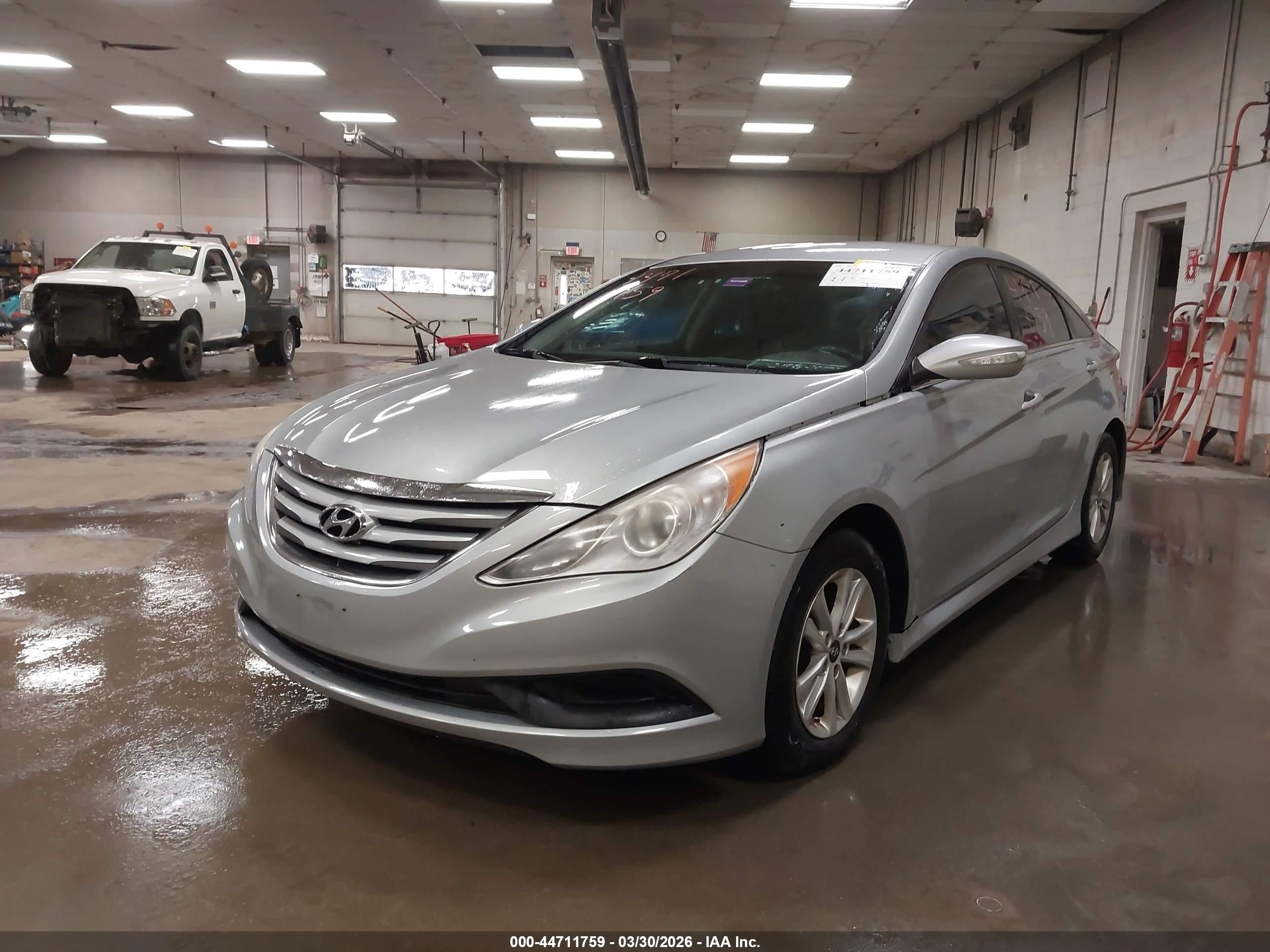 2014 Hyundai Sonata Gls Silver vin: 5NPEB4AC2EH920609