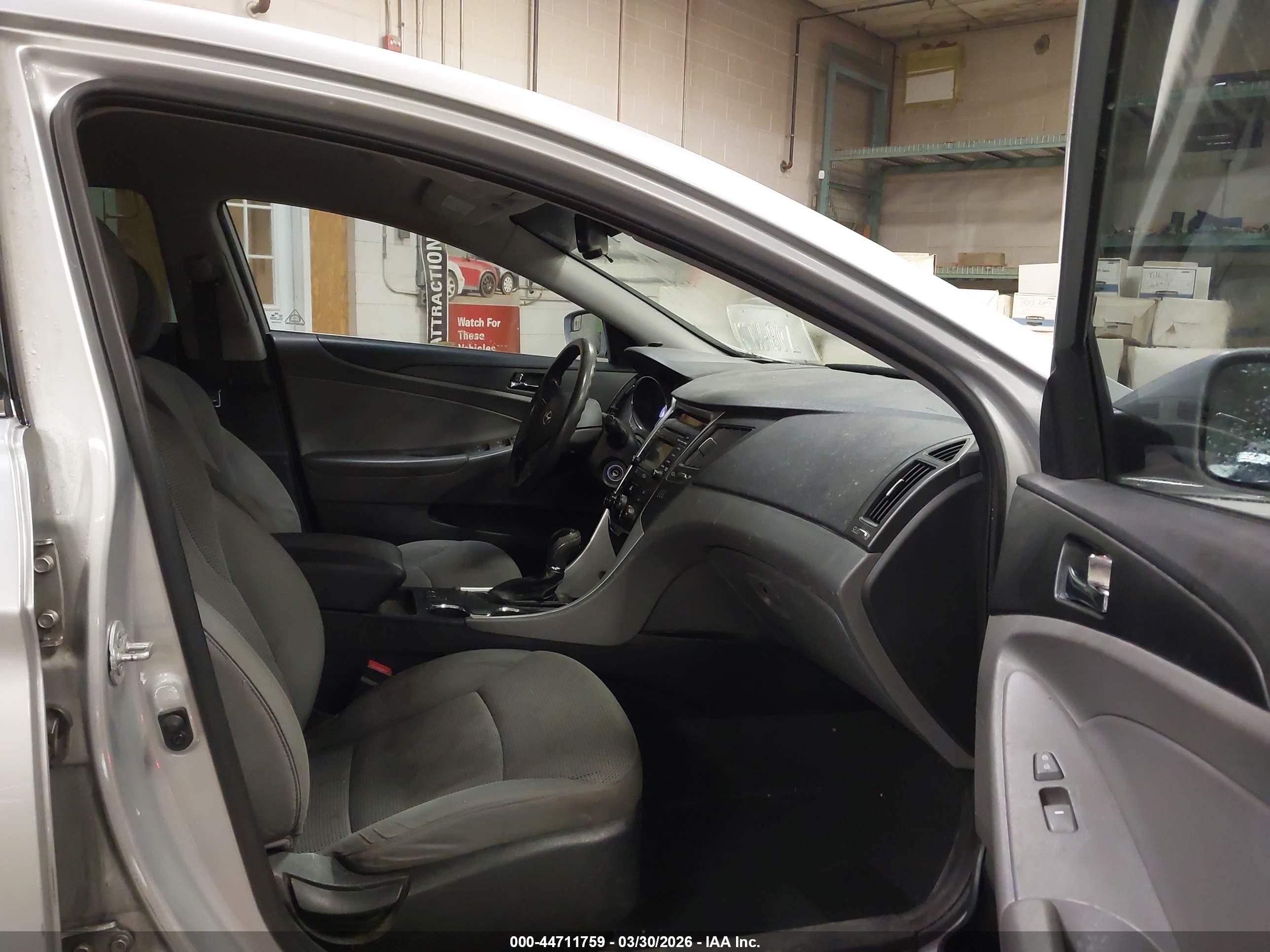 2014 Hyundai Sonata Gls Silver vin: 5NPEB4AC2EH920609