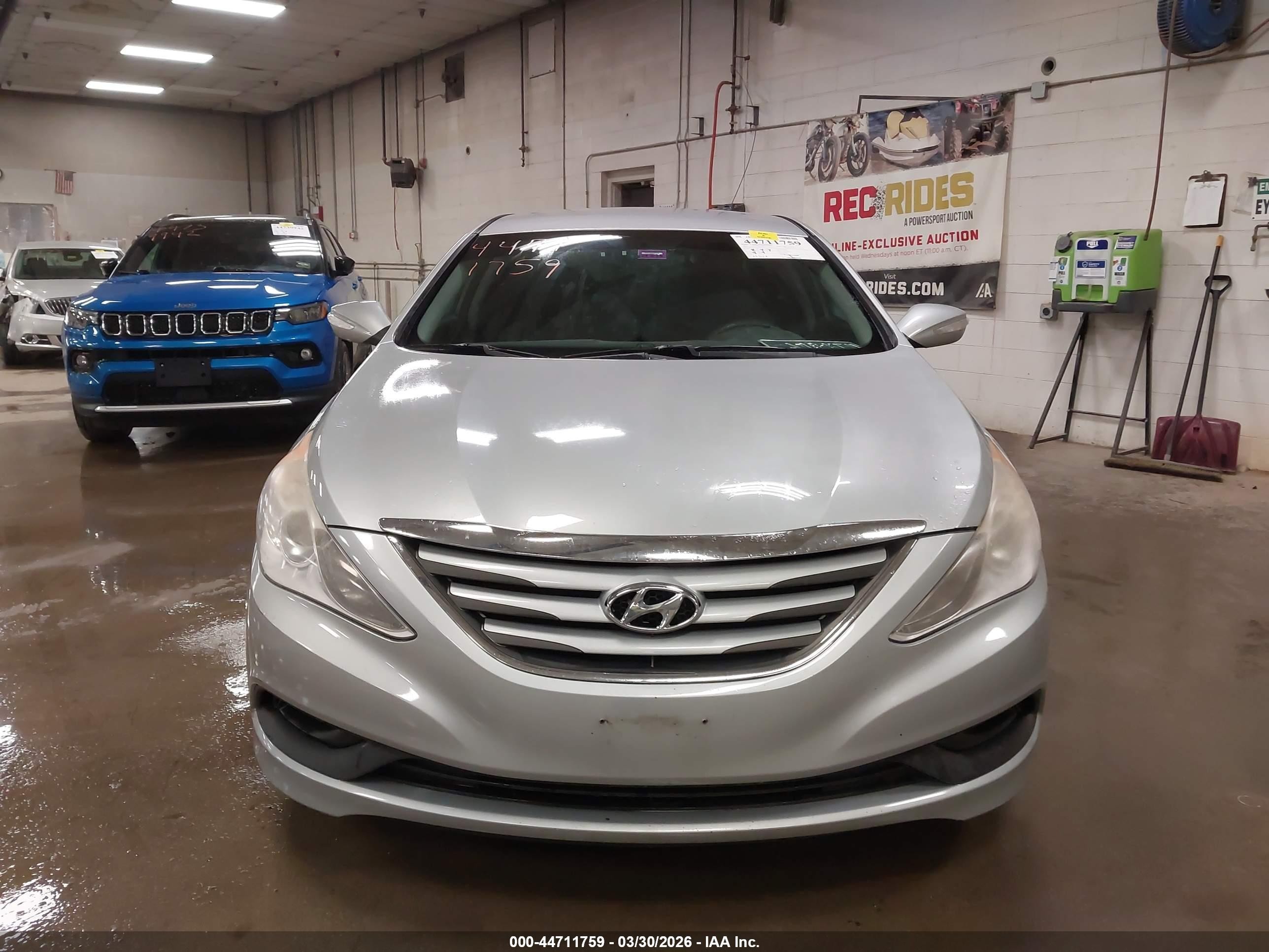 2014 Hyundai Sonata Gls Silver vin: 5NPEB4AC2EH920609