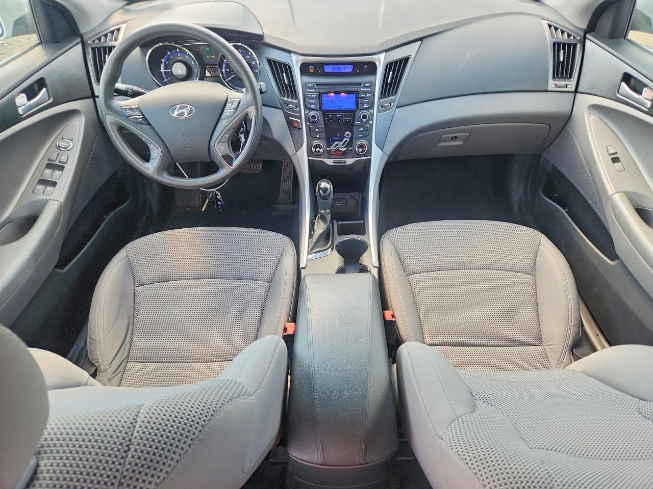 2012 Hyundai Sonata Gls Серебряный vin: 5NPEB4AC3CH341576