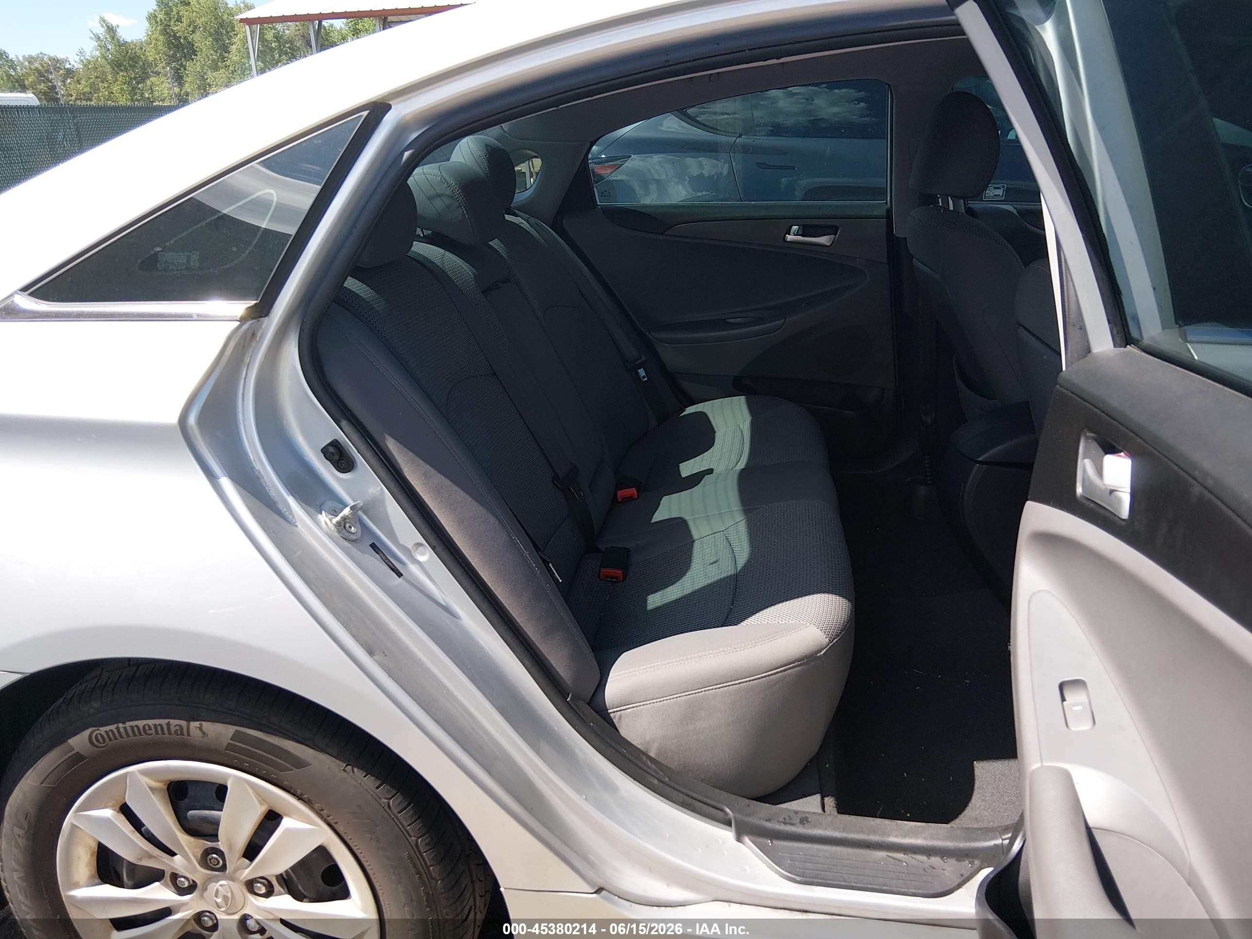 2012 Hyundai Sonata Gls Silver vin: 5NPEB4AC3CH484351