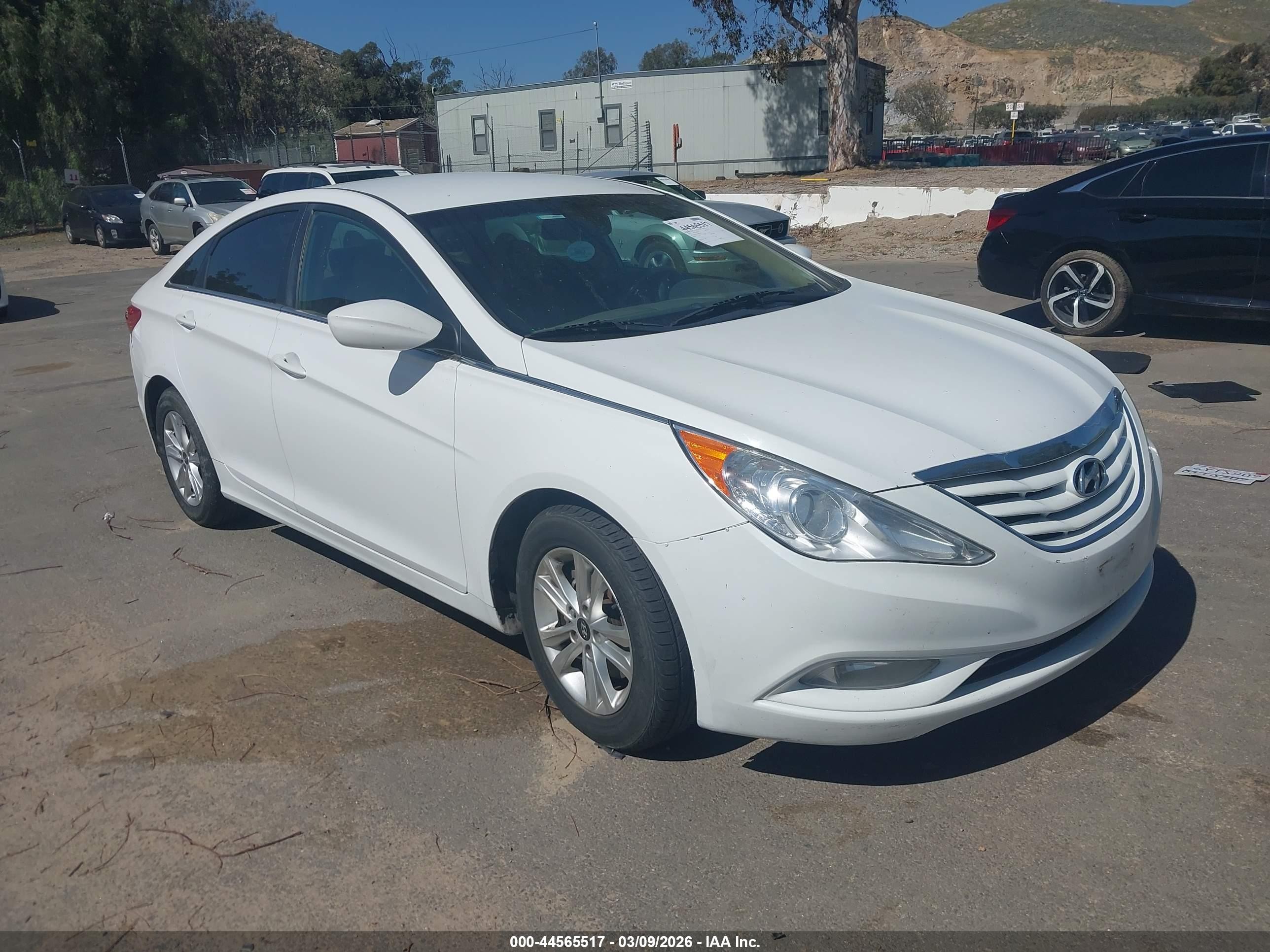 5NPEB4AC3DH636825